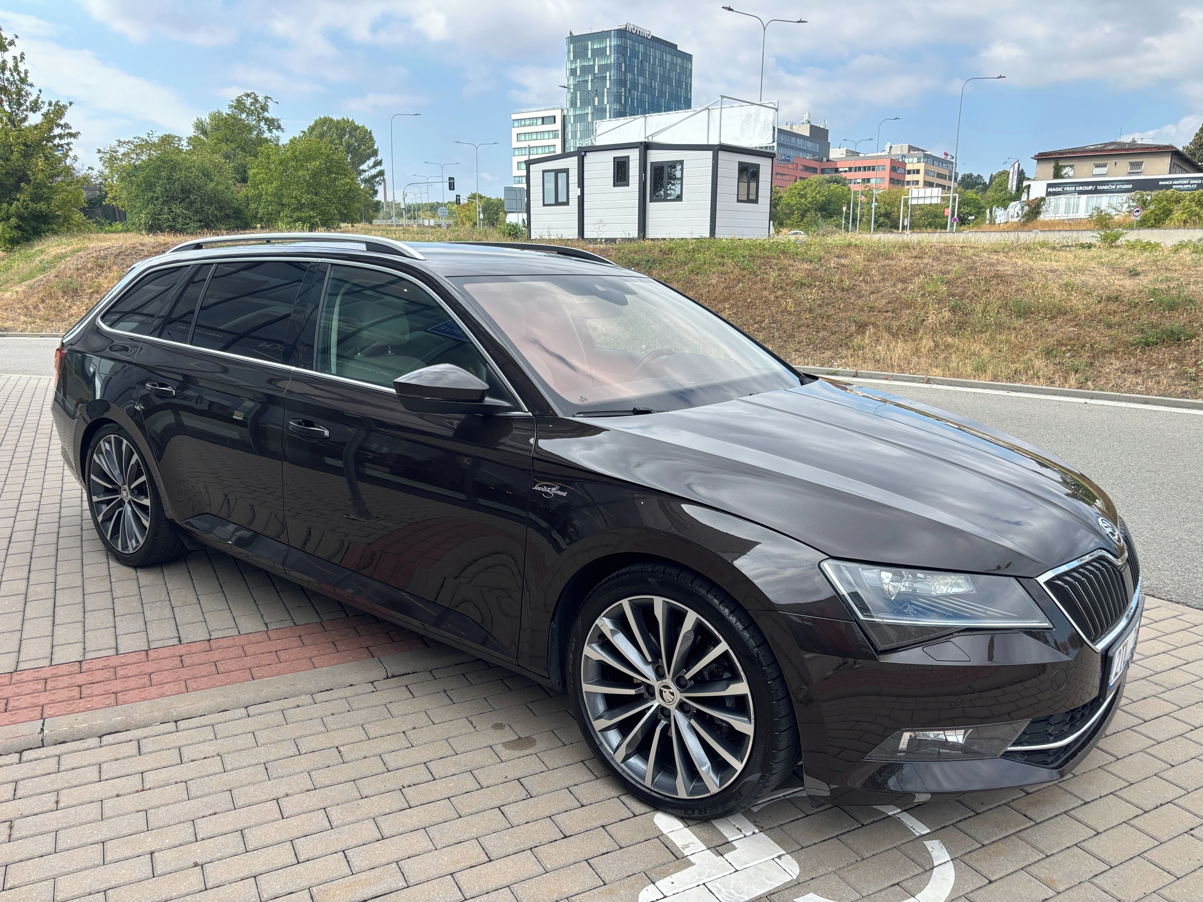 Škoda Superb, 2.0TDi 140kW L&K ČR 4x4 DSG - fotka 4