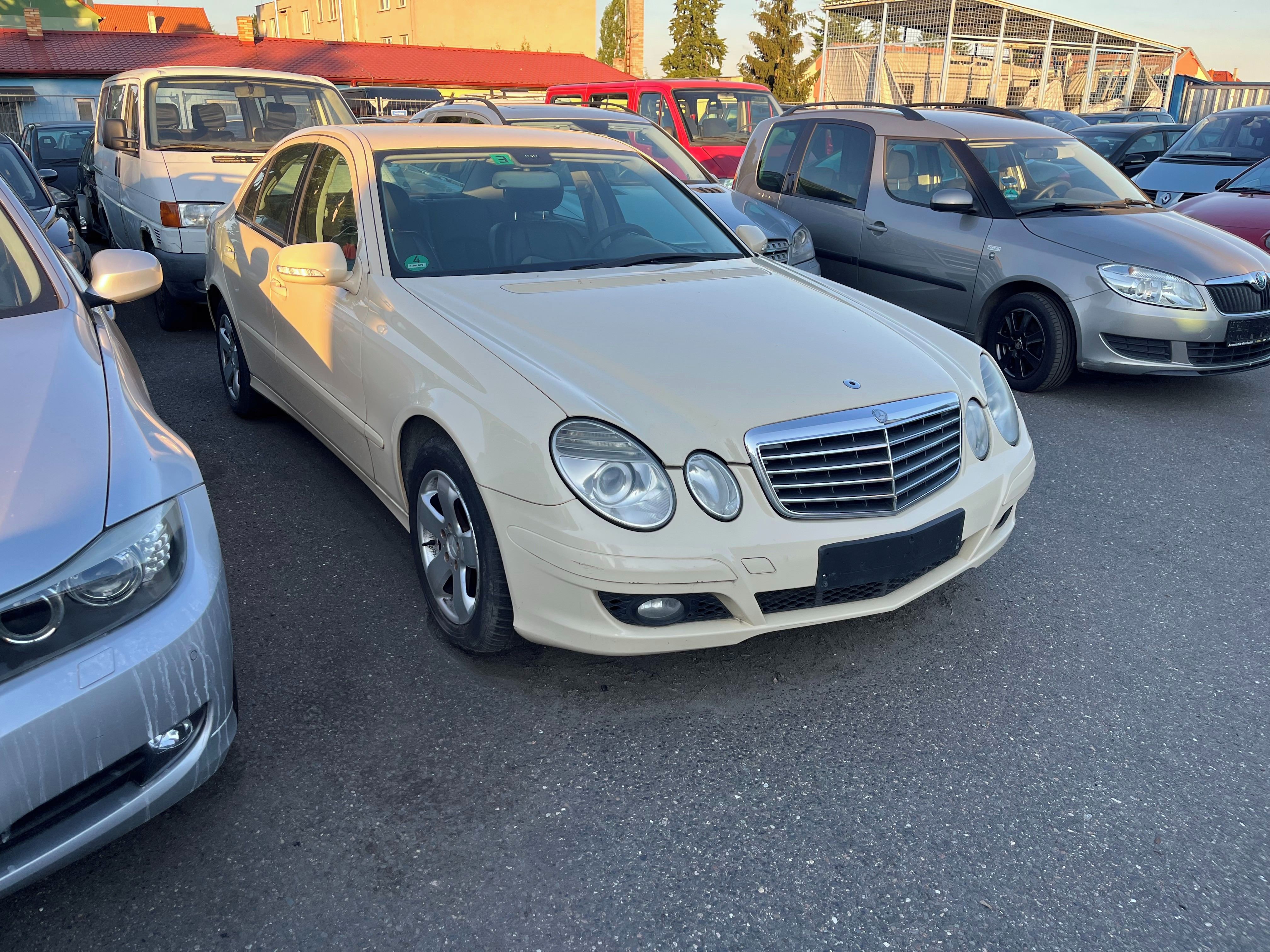 Mercedes-Benz Třídy E, / E-Klasse E 200 CDI Classic - fotka 4