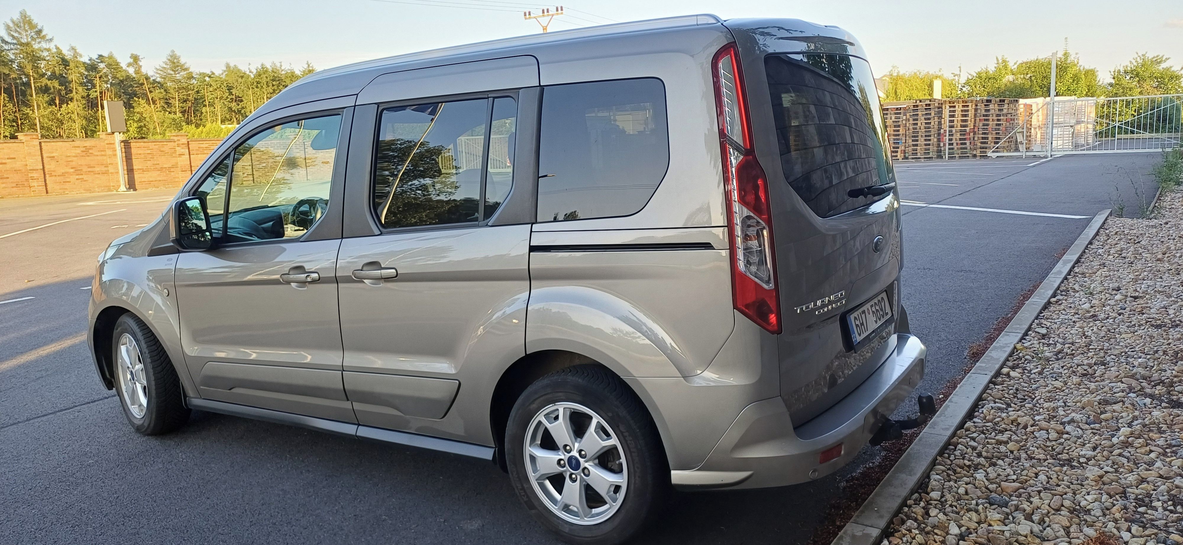 Ford Tourneo Connect, 1.5TDCI,88kW, tažné, ČR - fotka 5