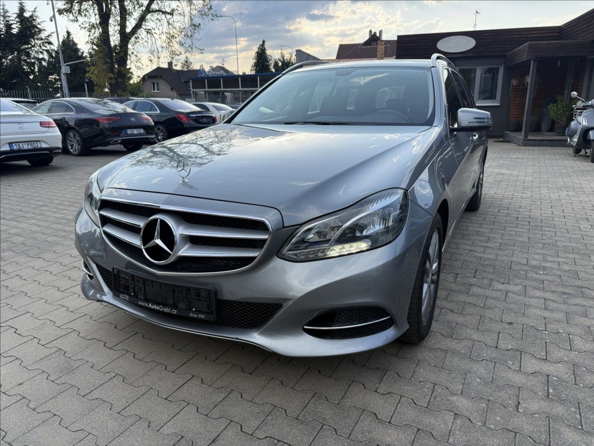 Mercedes-Benz Třídy E, E 300de Hybrid Vzduch - fotka 3