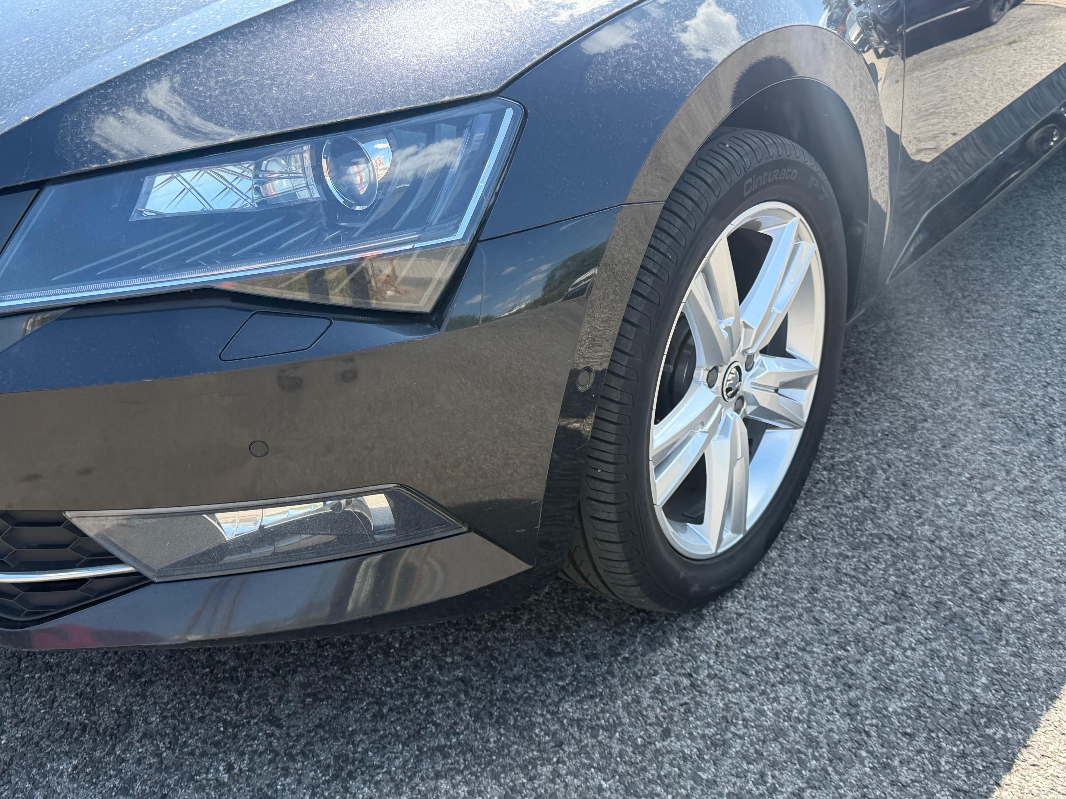 Škoda Superb, 2.0TDI-140-DSG-4X4-VÝBAVA-TOP - fotka 4