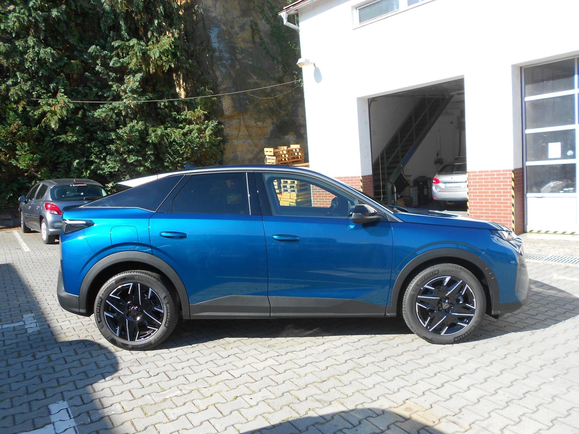 Peugeot 3008, Business Hybrid 145 e-DCS6 - fotka 4