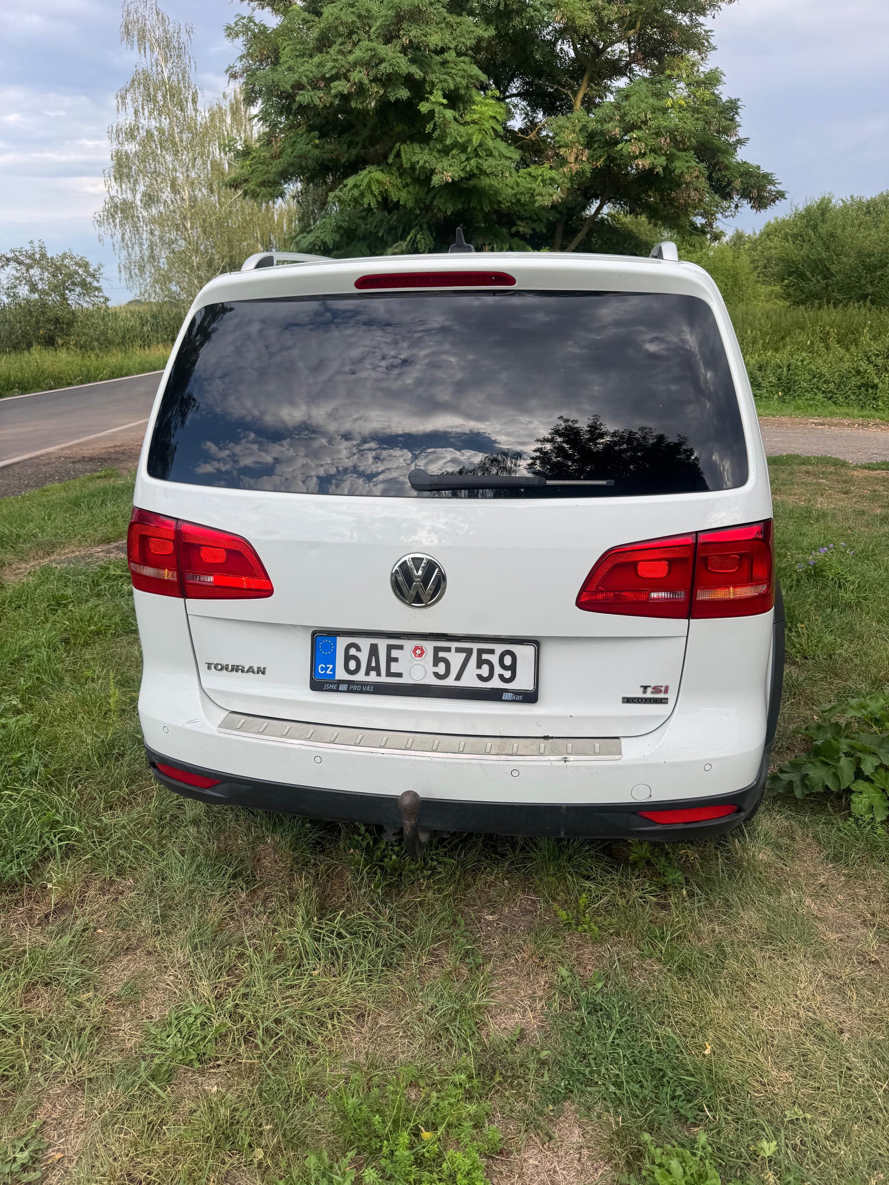 Volkswagen Touran, Volkswagen Touran 2 1t3 2014 c - fotka 5