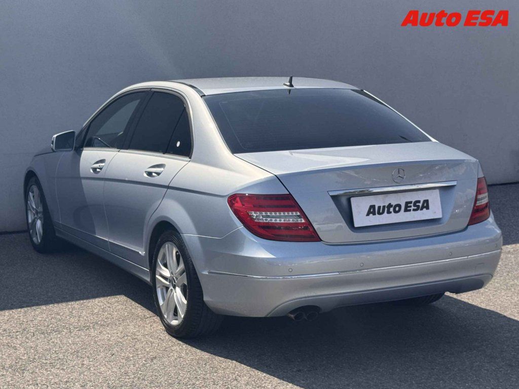 Mercedes-Benz Třídy C, 1.6i,AT - fotka 4