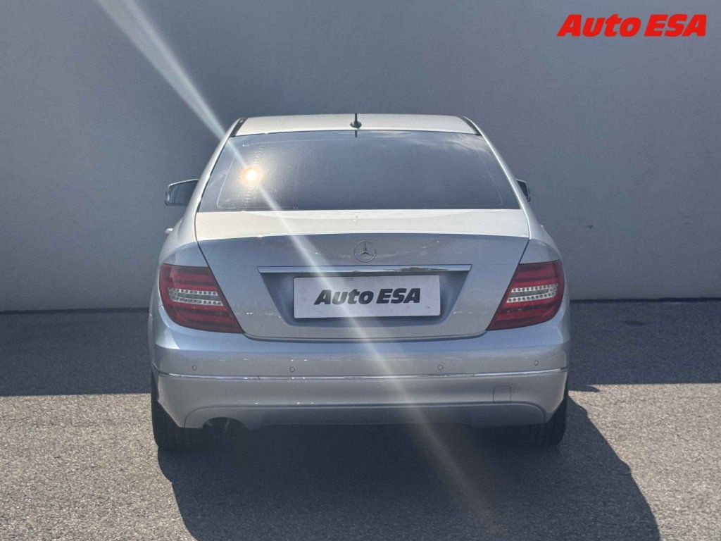 Mercedes-Benz Třídy C, 1.6i,AT - fotka 5