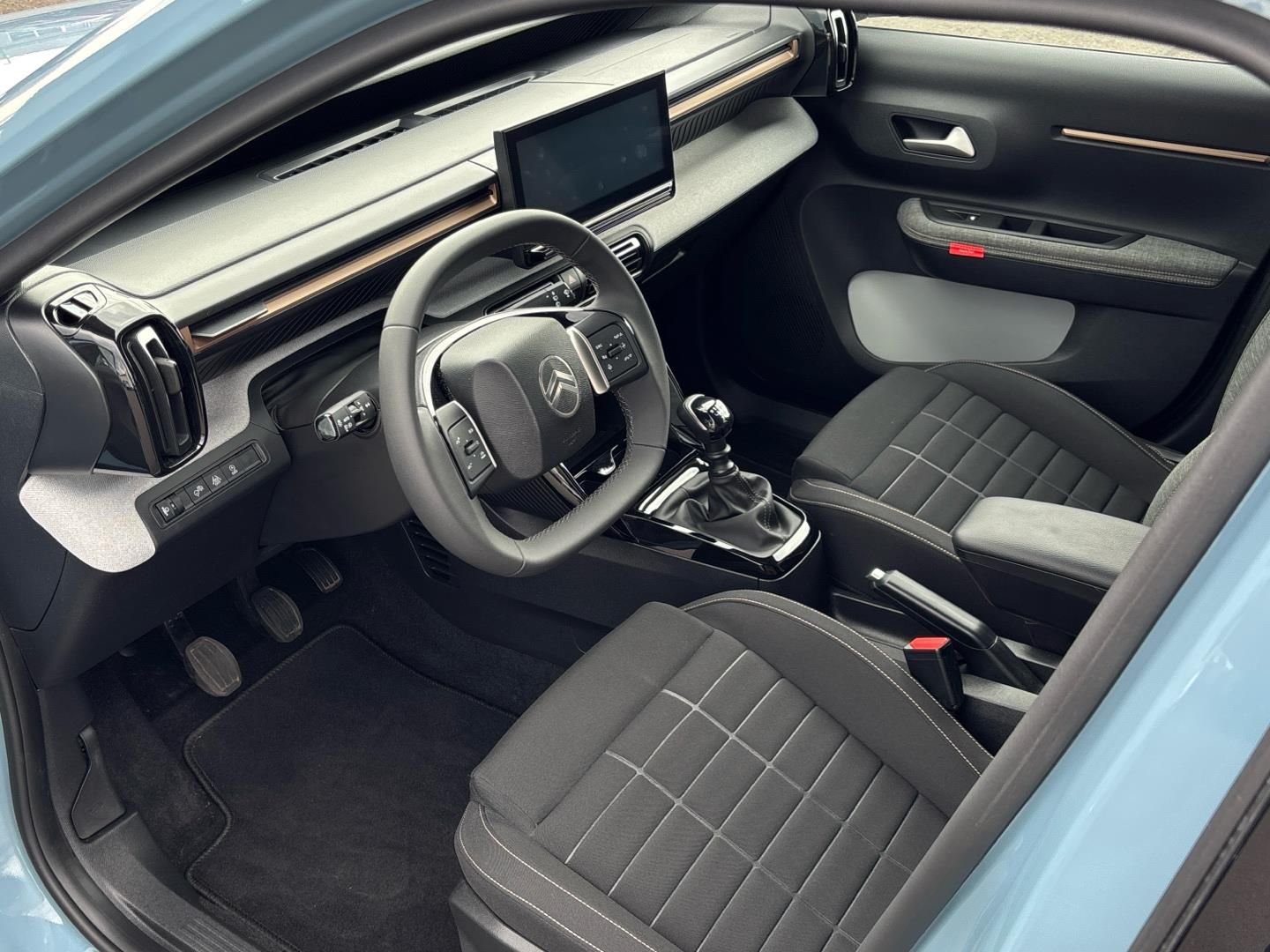 Citroën C3 Aircross, 1.2 PureTech / 74 kW 100k Plus - fotka 6