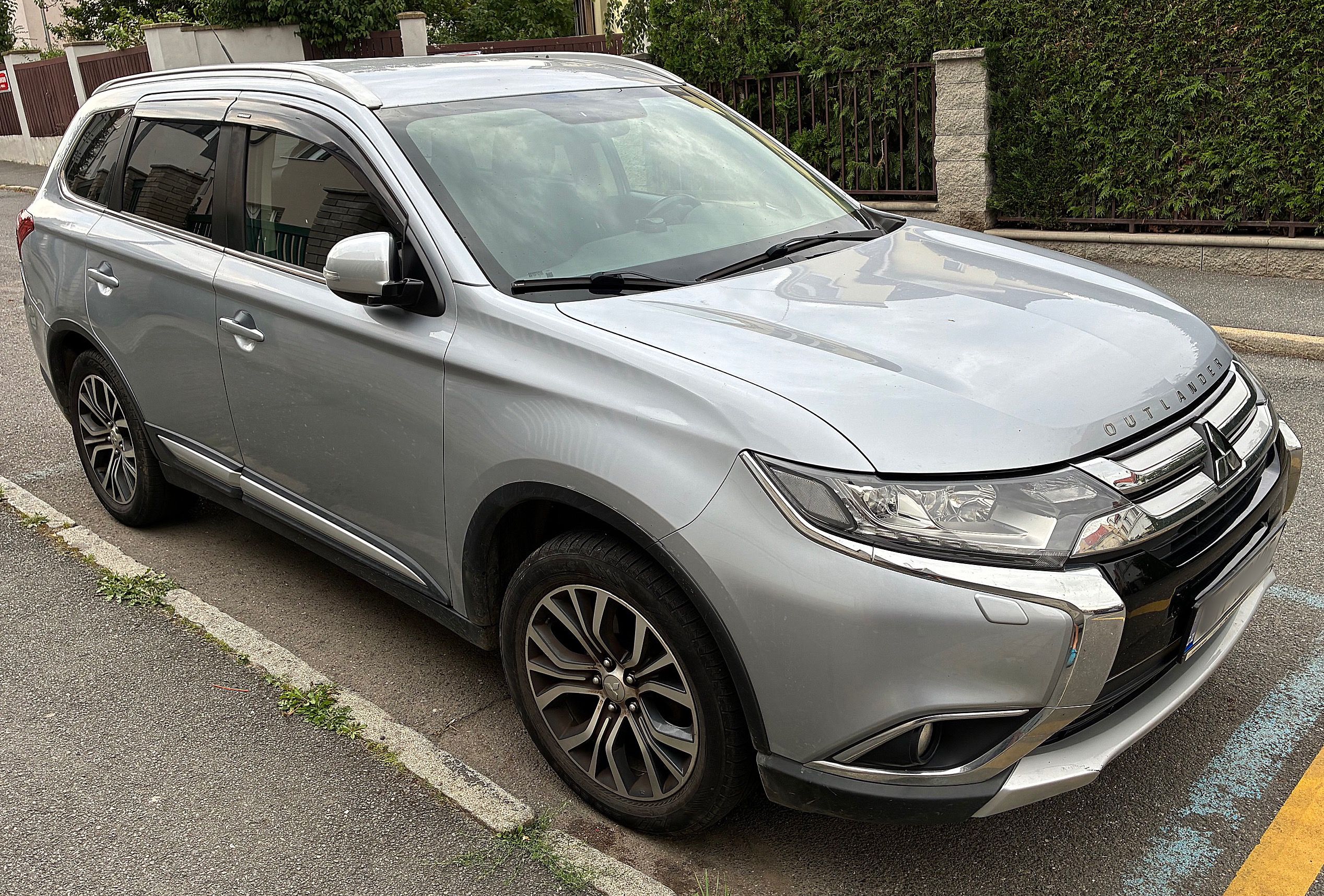 Mitsubishi Outlander, 2.2DI-D CR Intense+