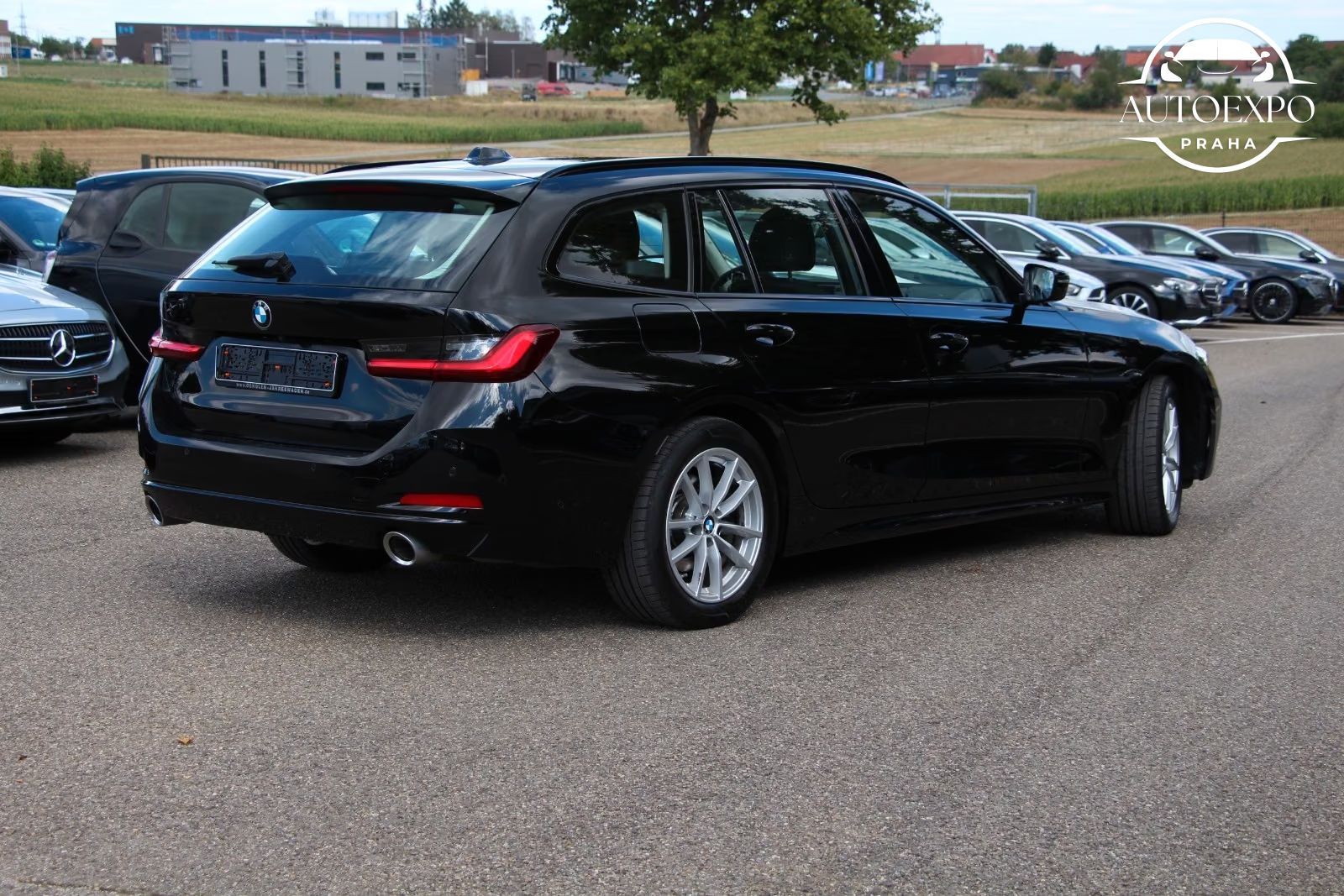 BMW Řada 3, 320d xDrive Touring*TAŽNÉ - fotka 4
