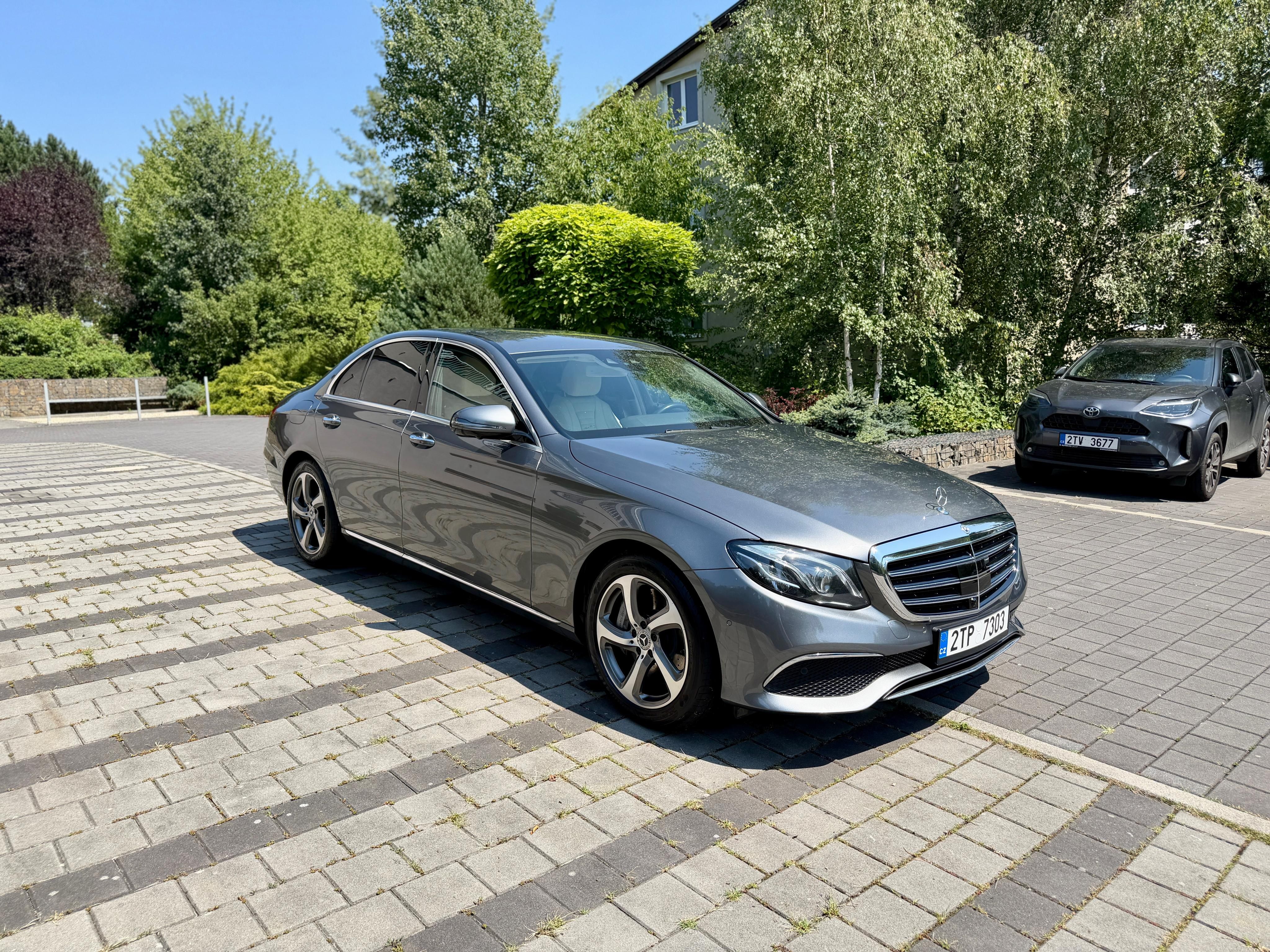 Mercedes-Benz Třídy E, 350 d 4MATIC, AIRMATIC, 9G-Tro - fotka 5