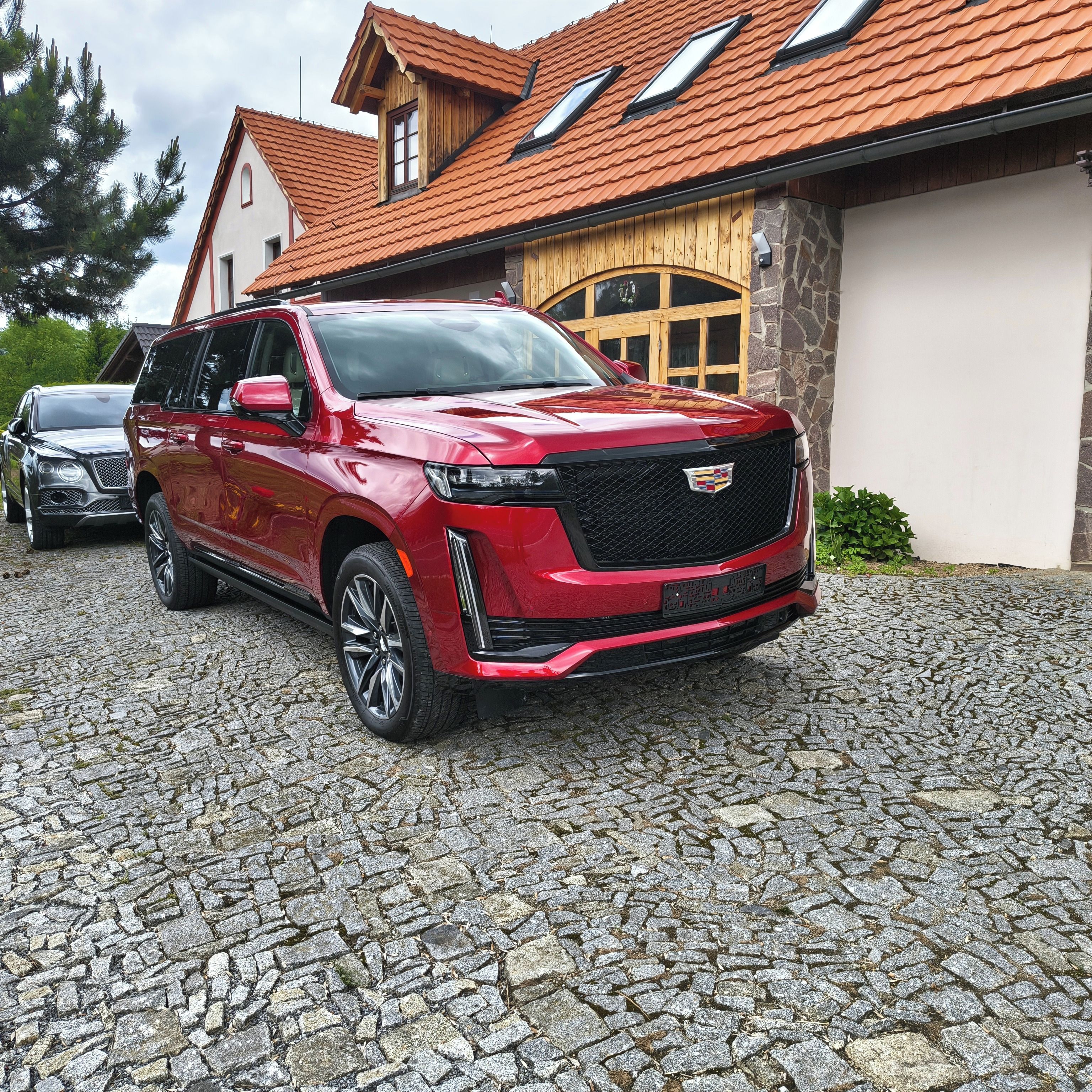 Cadillac Escalade, 6.2 V8 AWD ESV SPORT PLATINUM