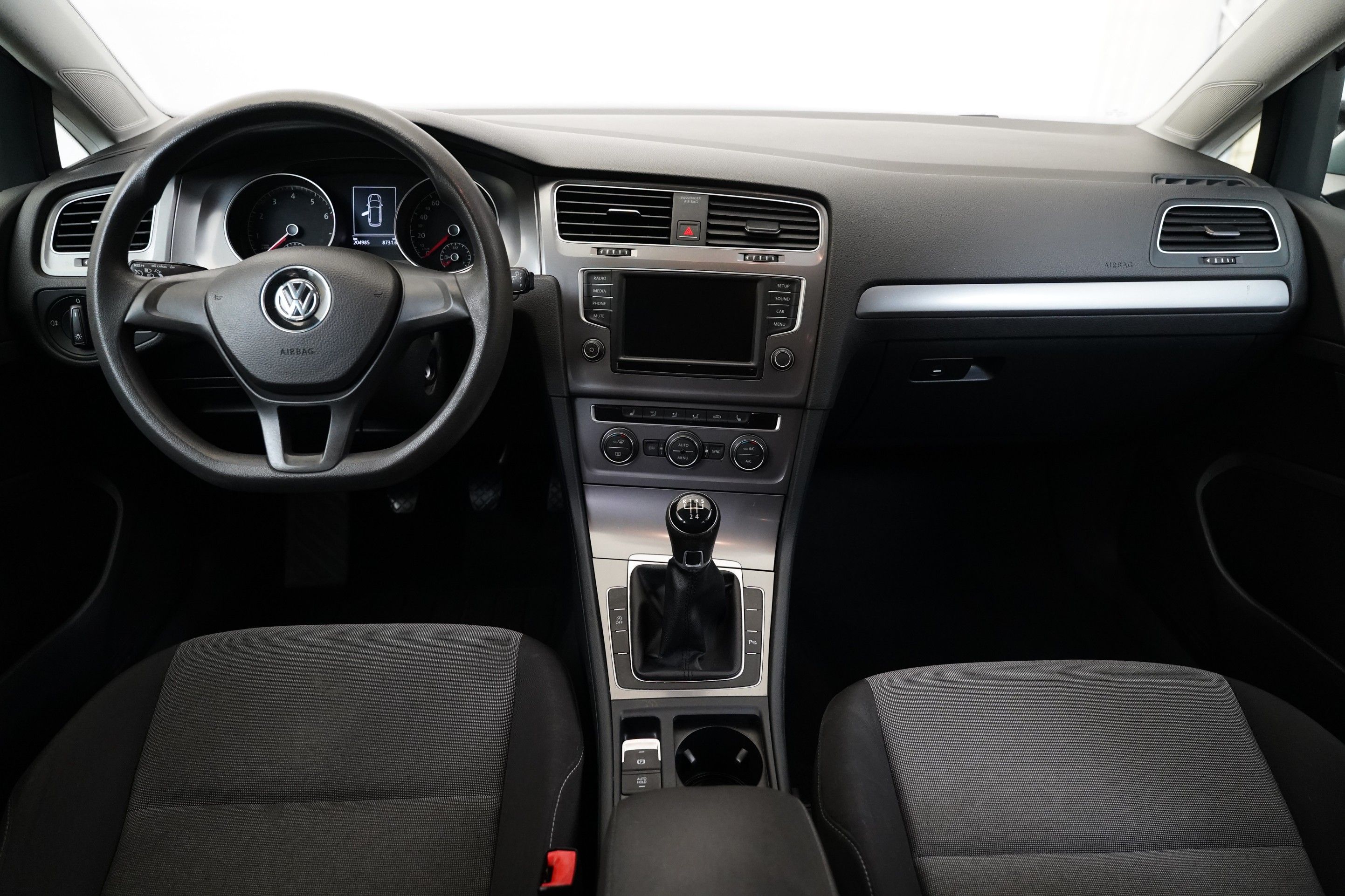 Volkswagen Golf, 1.2 TSI 63 kW Trendline - fotka 5