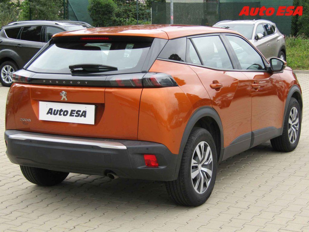 Peugeot 2008, 1.2i - fotka 4