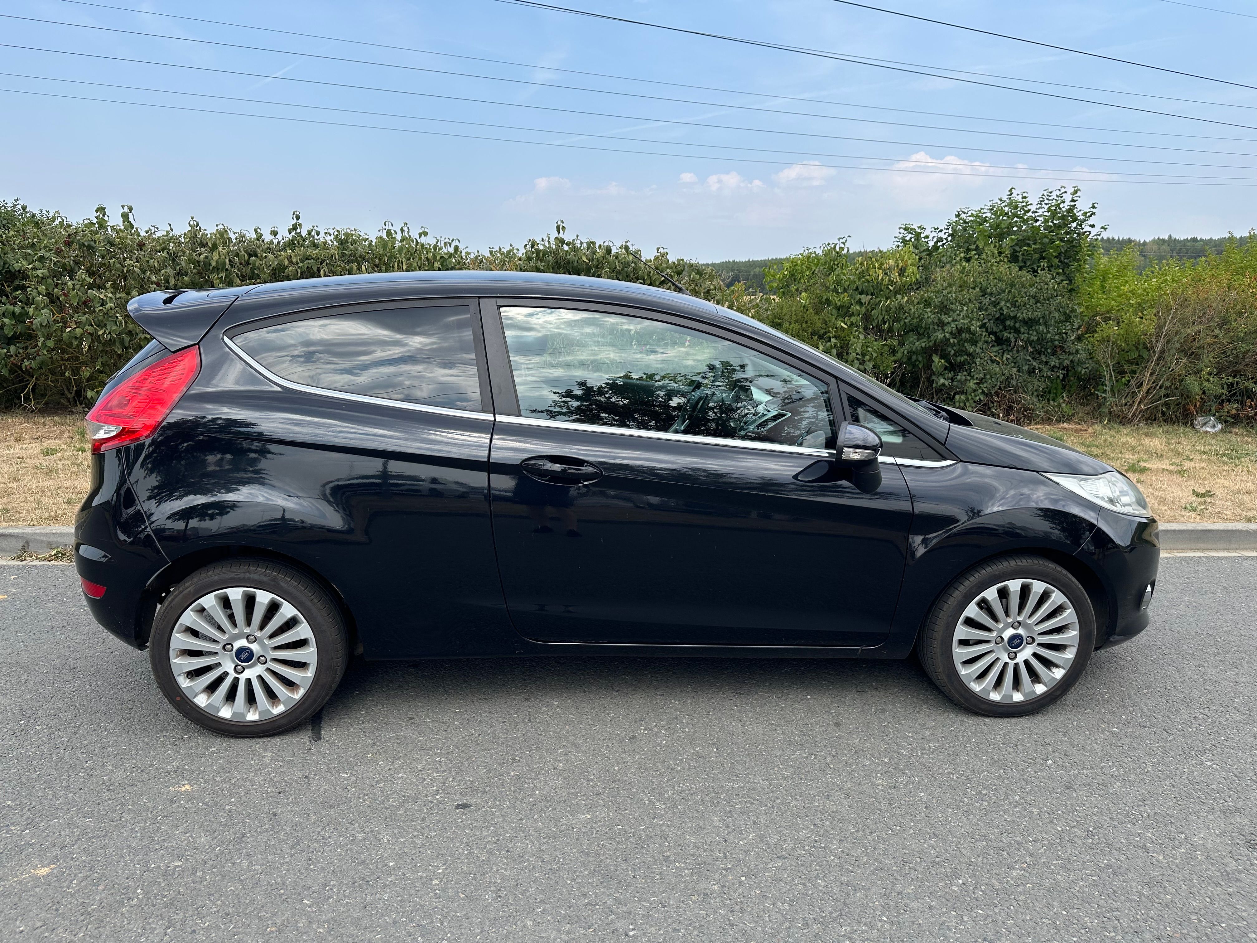 Ford Fiesta, Titanium 1.4 16V 71kW - fotka 6