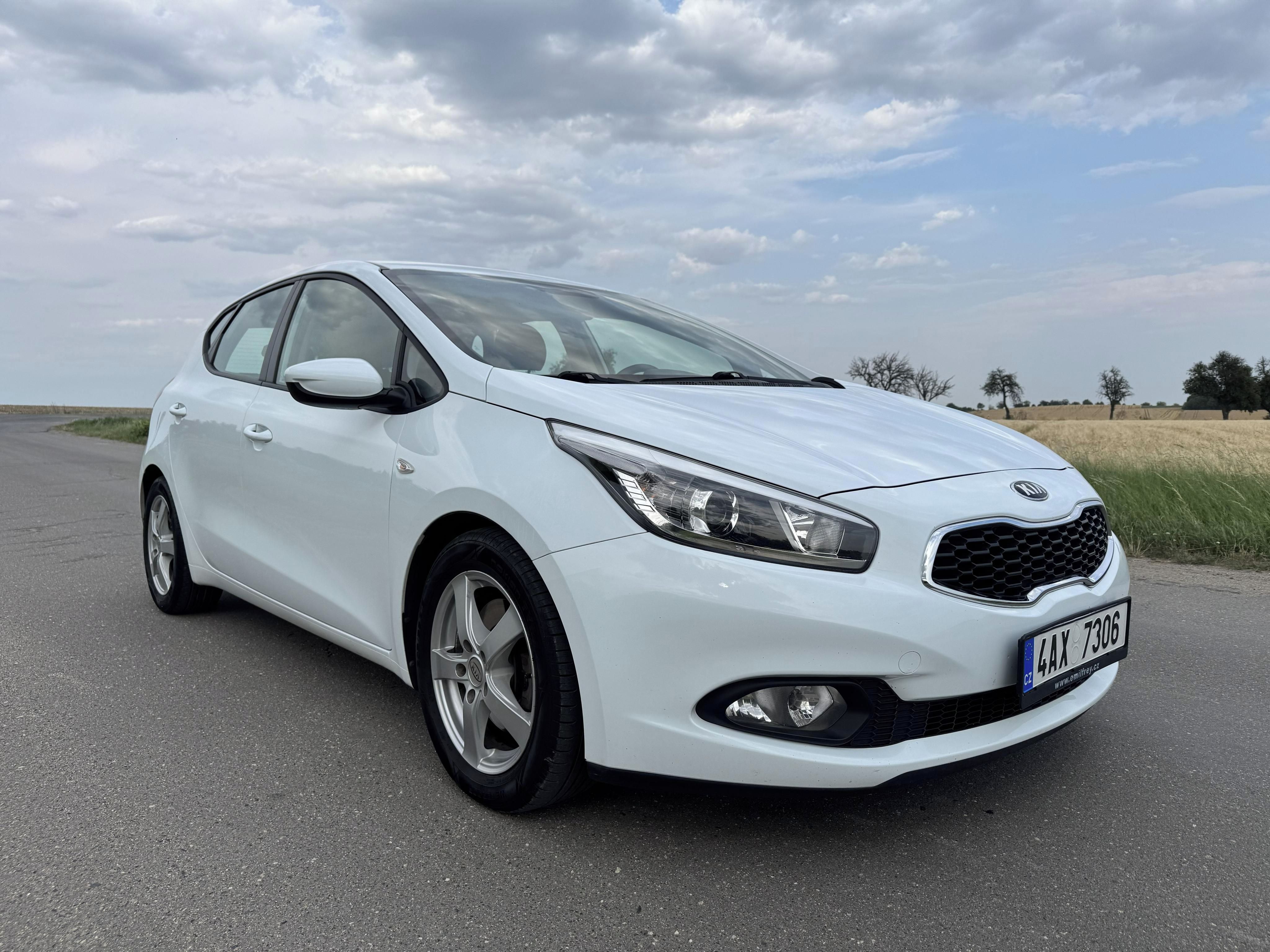 Kia Cee´d, 1.6 CRDi, 94 kW - fotka 4