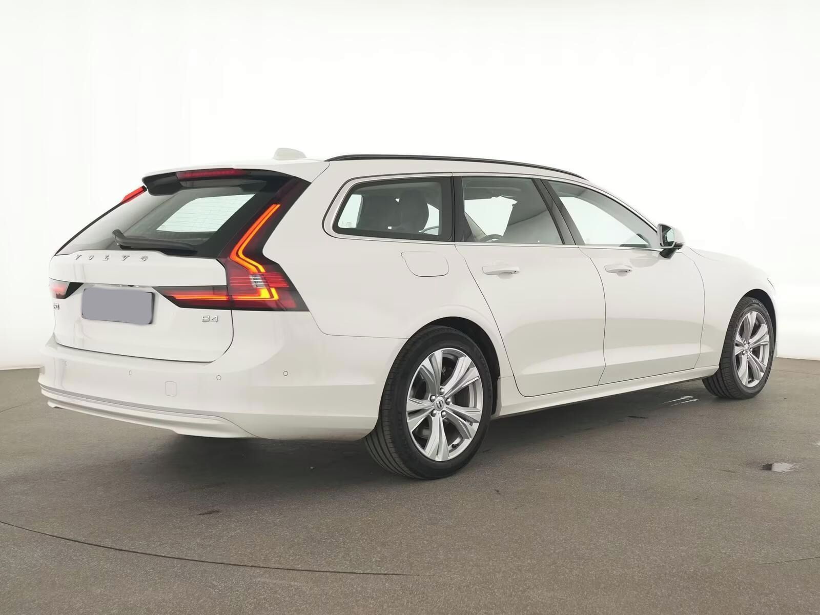 Volvo V90, B4 2.0 Momentum Pro*360°*Navi* - fotka 2