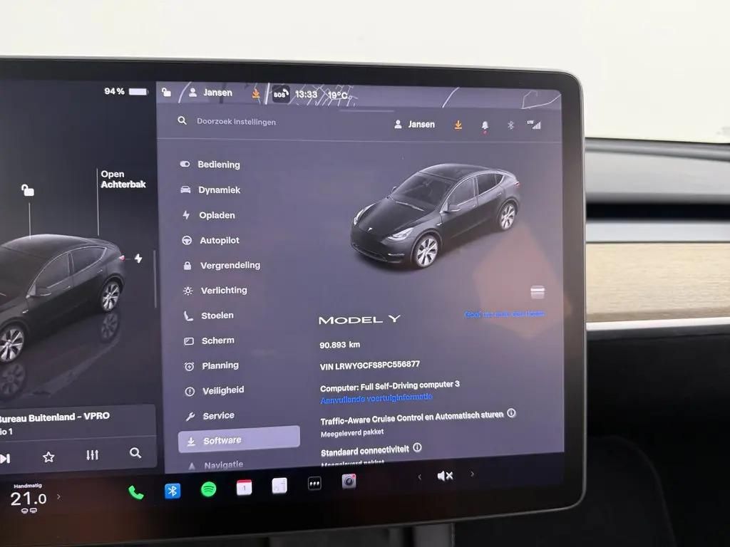 Tesla Model Y, SR RWD LFP 220kW 1.Maj DPH - fotka 6