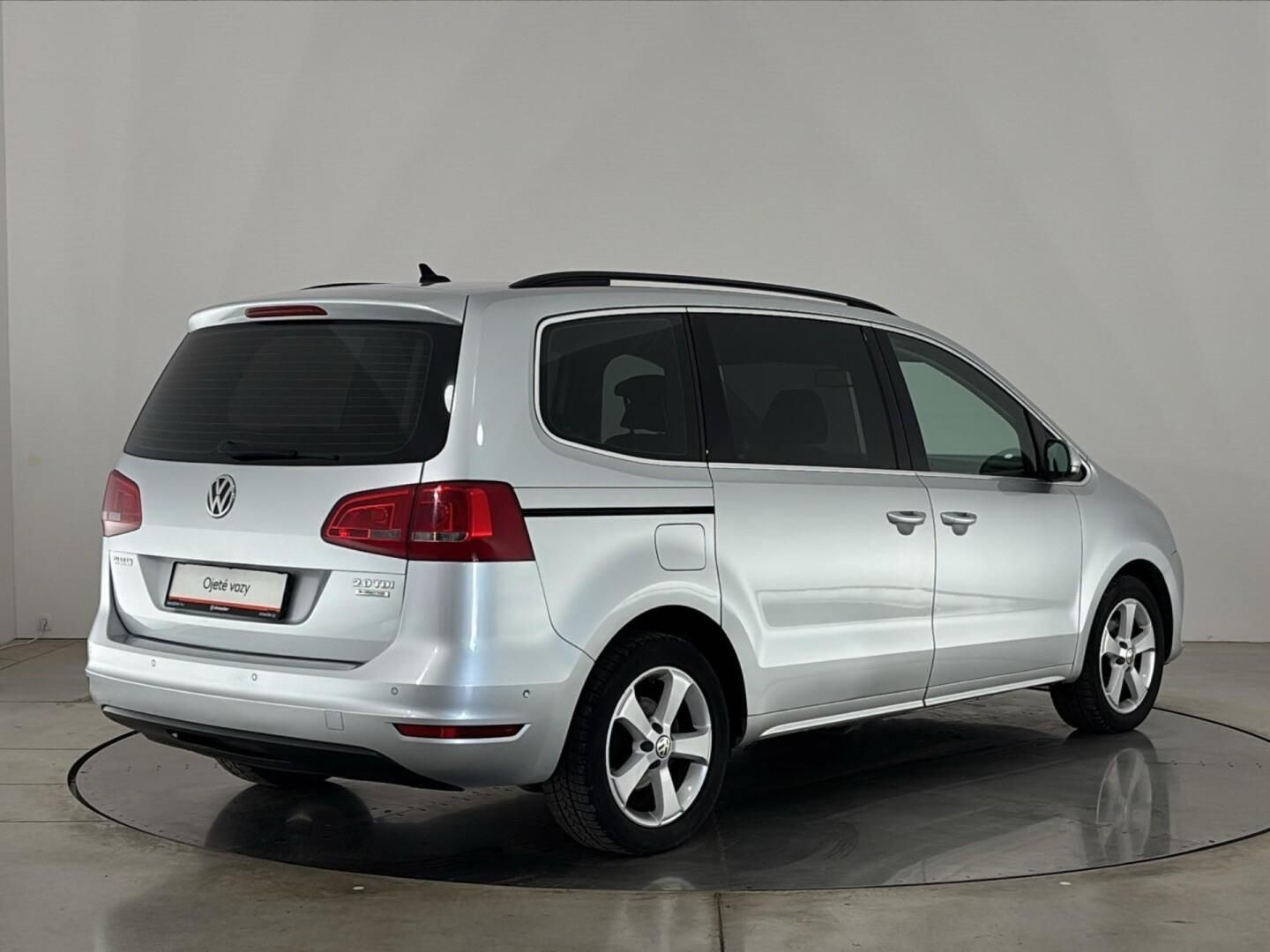 Volkswagen Sharan, 2.0 TDI / 103 kW 7míst - fotka 2