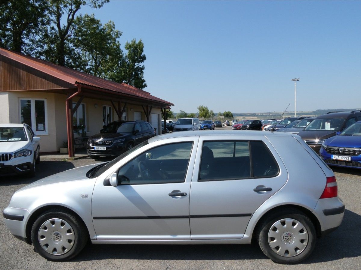 Volkswagen Golf, 1,9 TDi 74kW EDITION - fotka 5