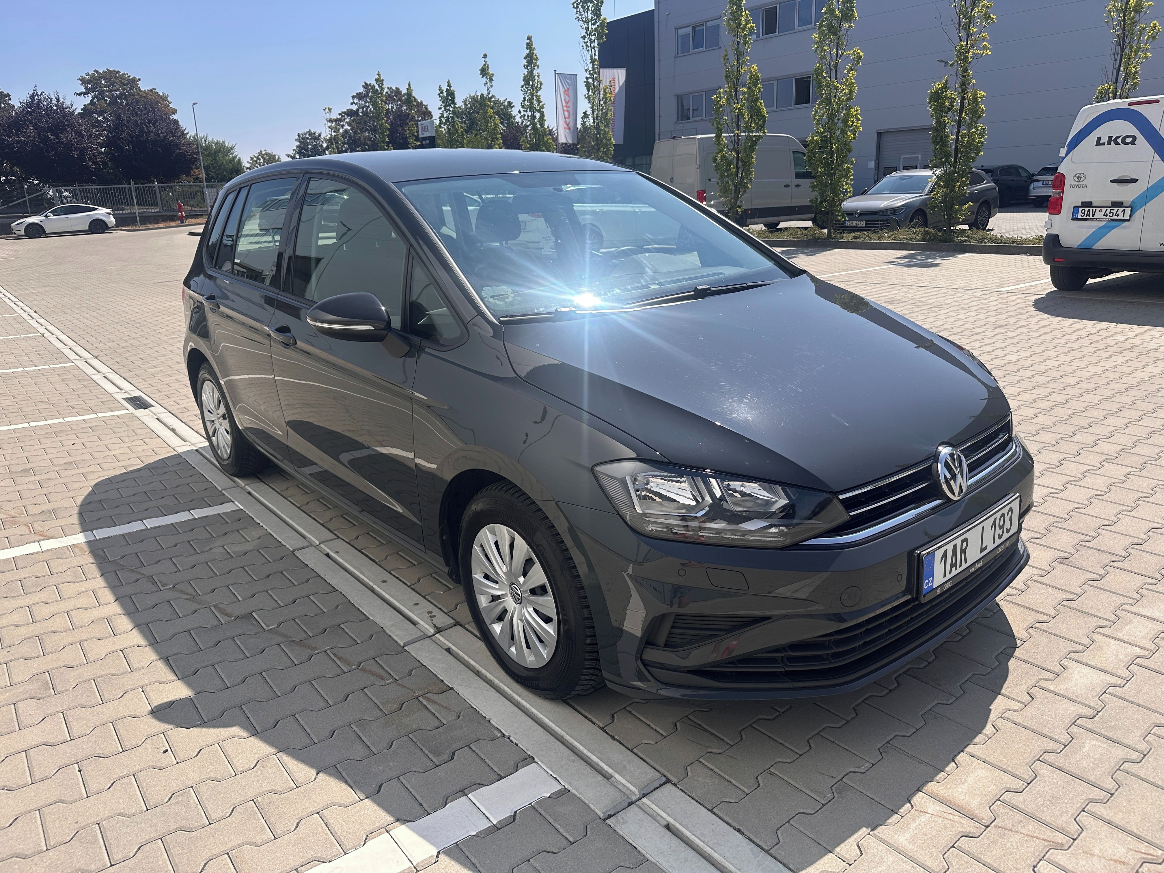 Volkswagen Golf Sportsvan, 1,9 TDi 85kw, serv., po 1.maj. - fotka 3