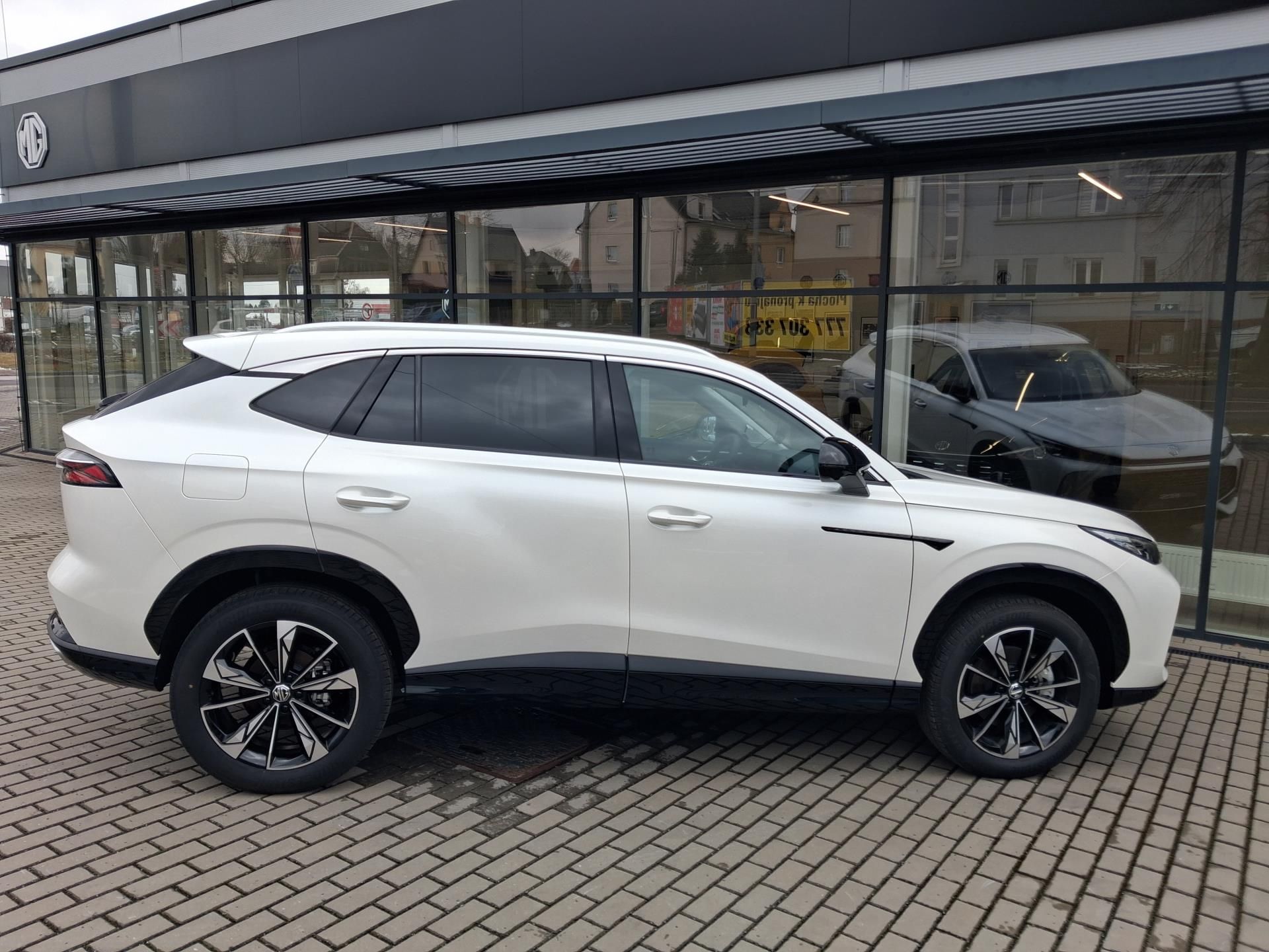 MG HS, EXCLUSIVE 1.5TGI 125kW 7DCT - fotka 5
