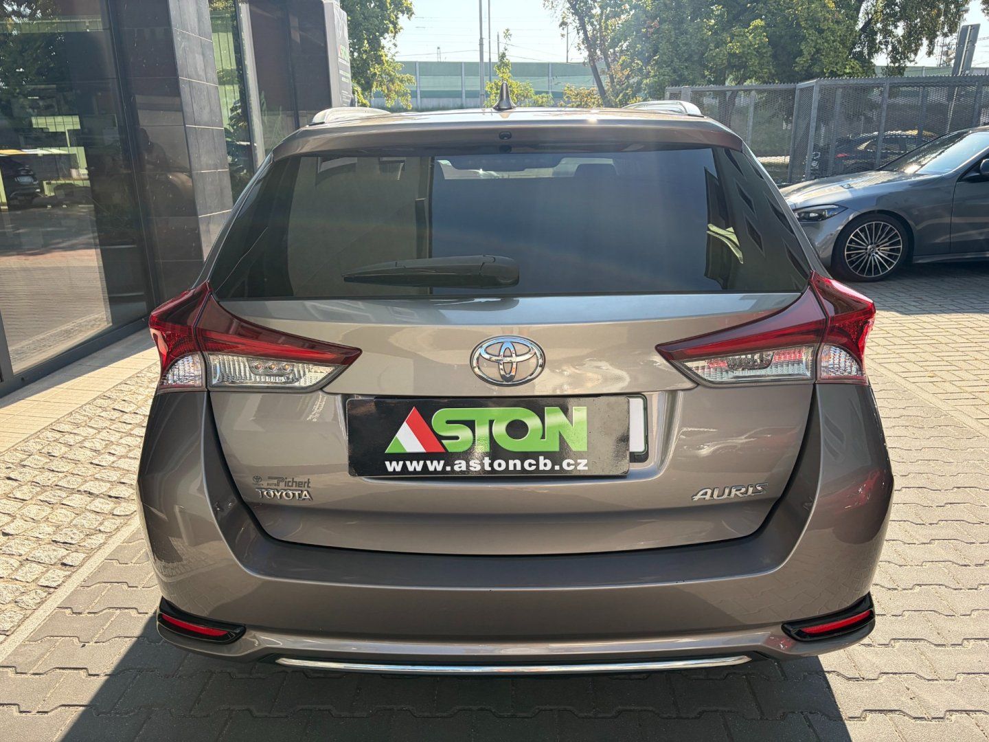 Toyota Auris, 1,2D4-T85kW,1maj,servis,2xkola - fotka 5
