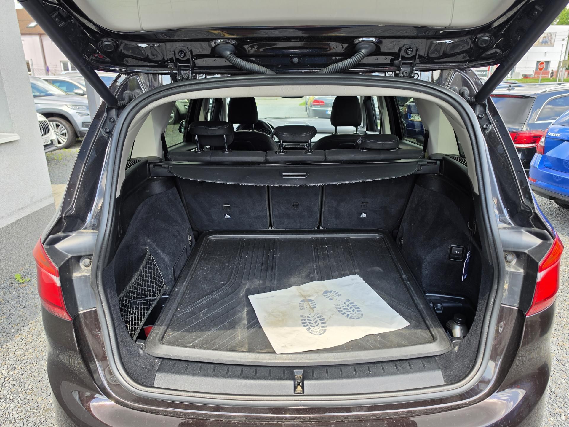 BMW Řada 2, 218 Grand Tourer Automat - fotka 5