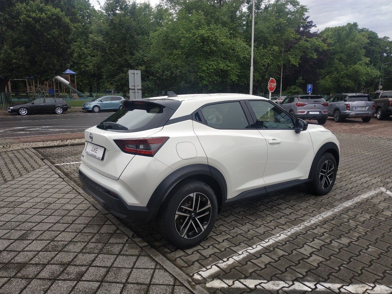 Nissan Juke, 1.0 DIG-T, 114k, 7AT, NA CESTĚ - fotka 5