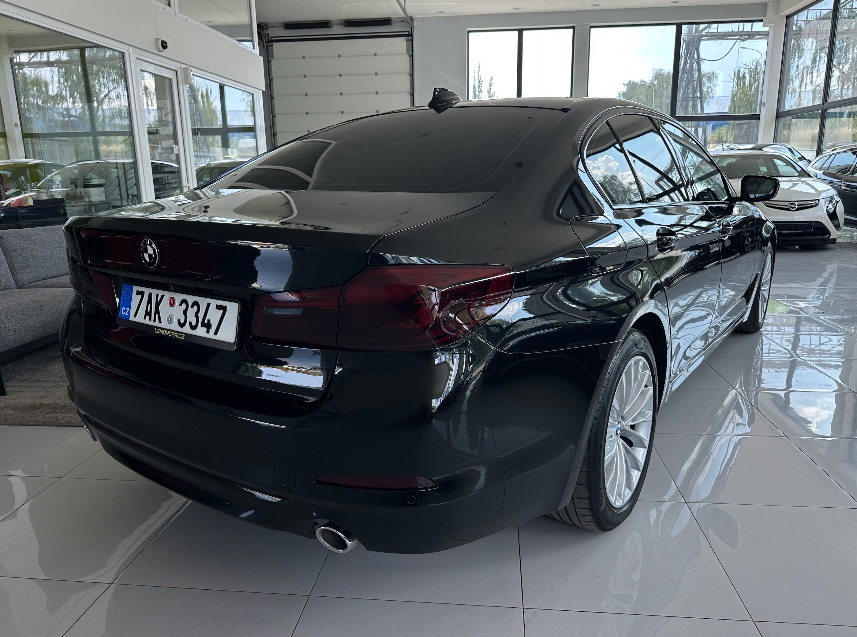 BMW Řada 5, 2.0 Luxury Line - fotka 5