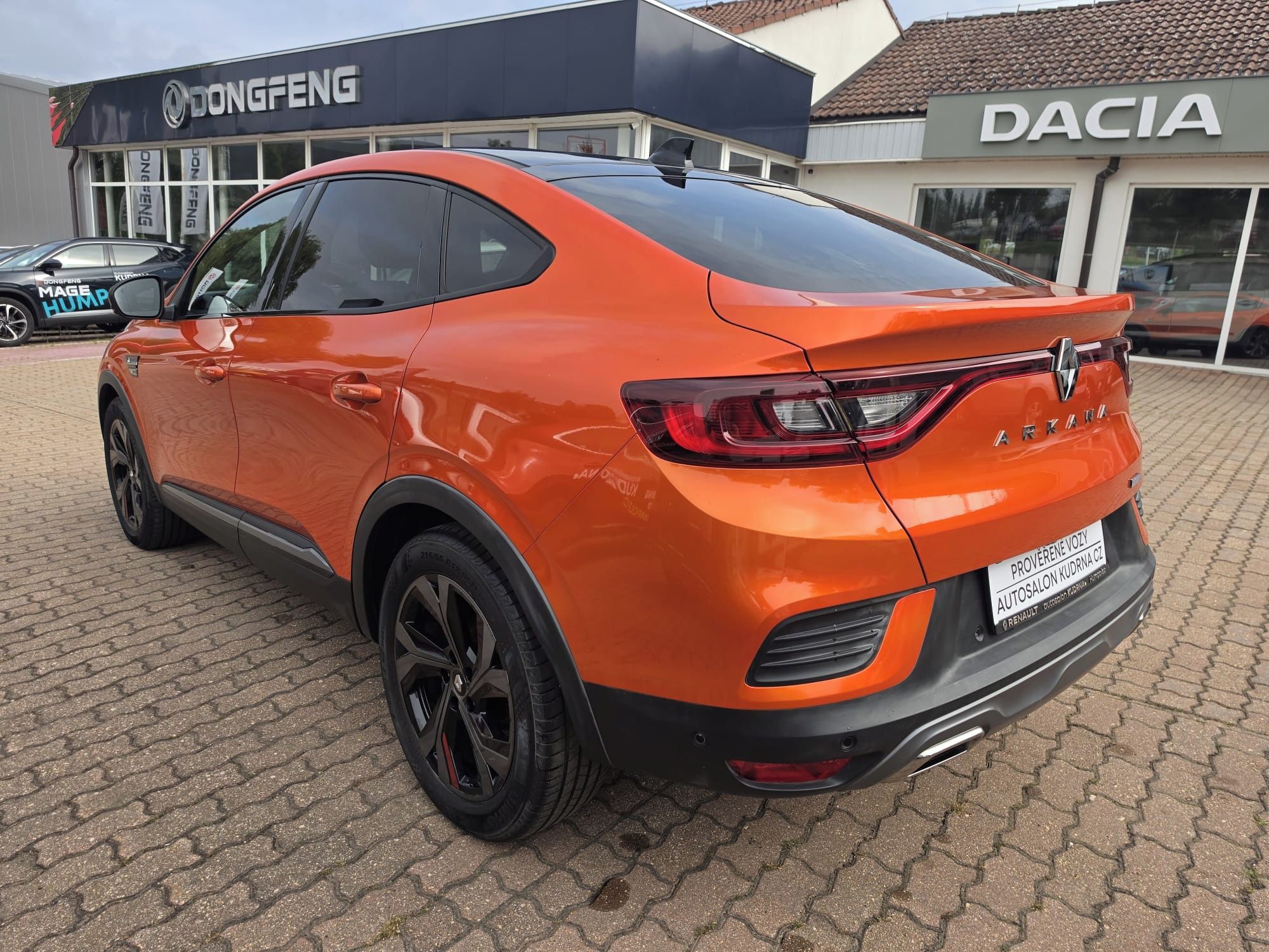 Renault Arkana, 1.6 E-Tech R.S. Line vč TZ - fotka 5