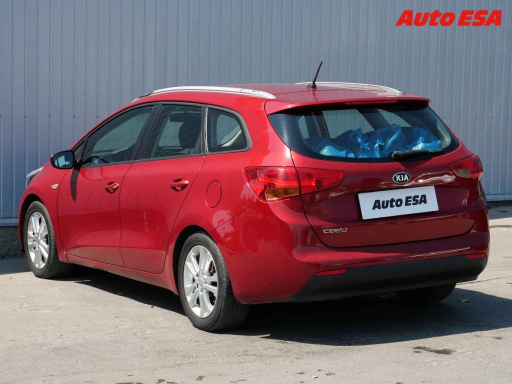 Kia Cee´d, 1.6 GDi,ČR,STK7/28 - fotka 6