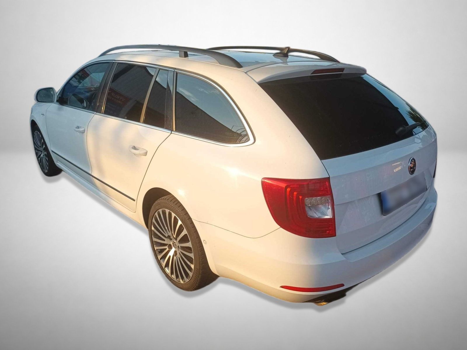 Škoda Superb, 2.0 TDI, Laurin&Klement, 4X4 - fotka 2