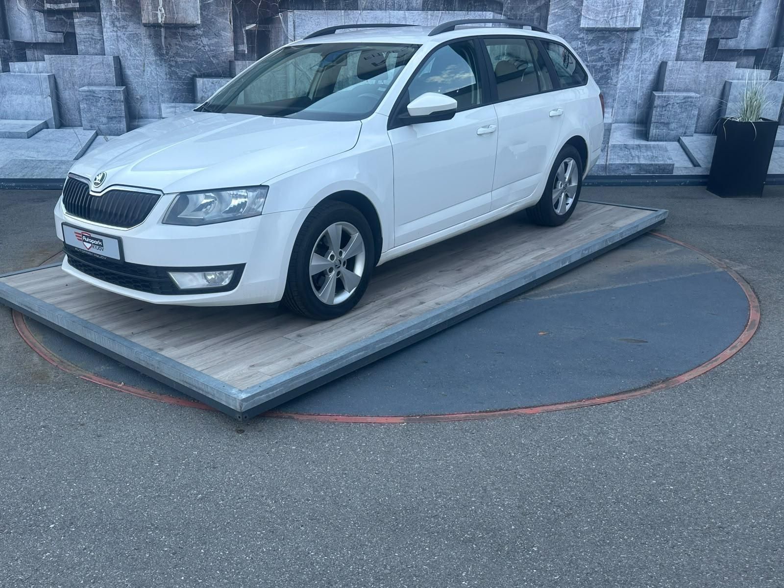 Škoda Octavia, 1.6TDi, 77KW, VYHŘ.SED.,TEMP. - fotka 3