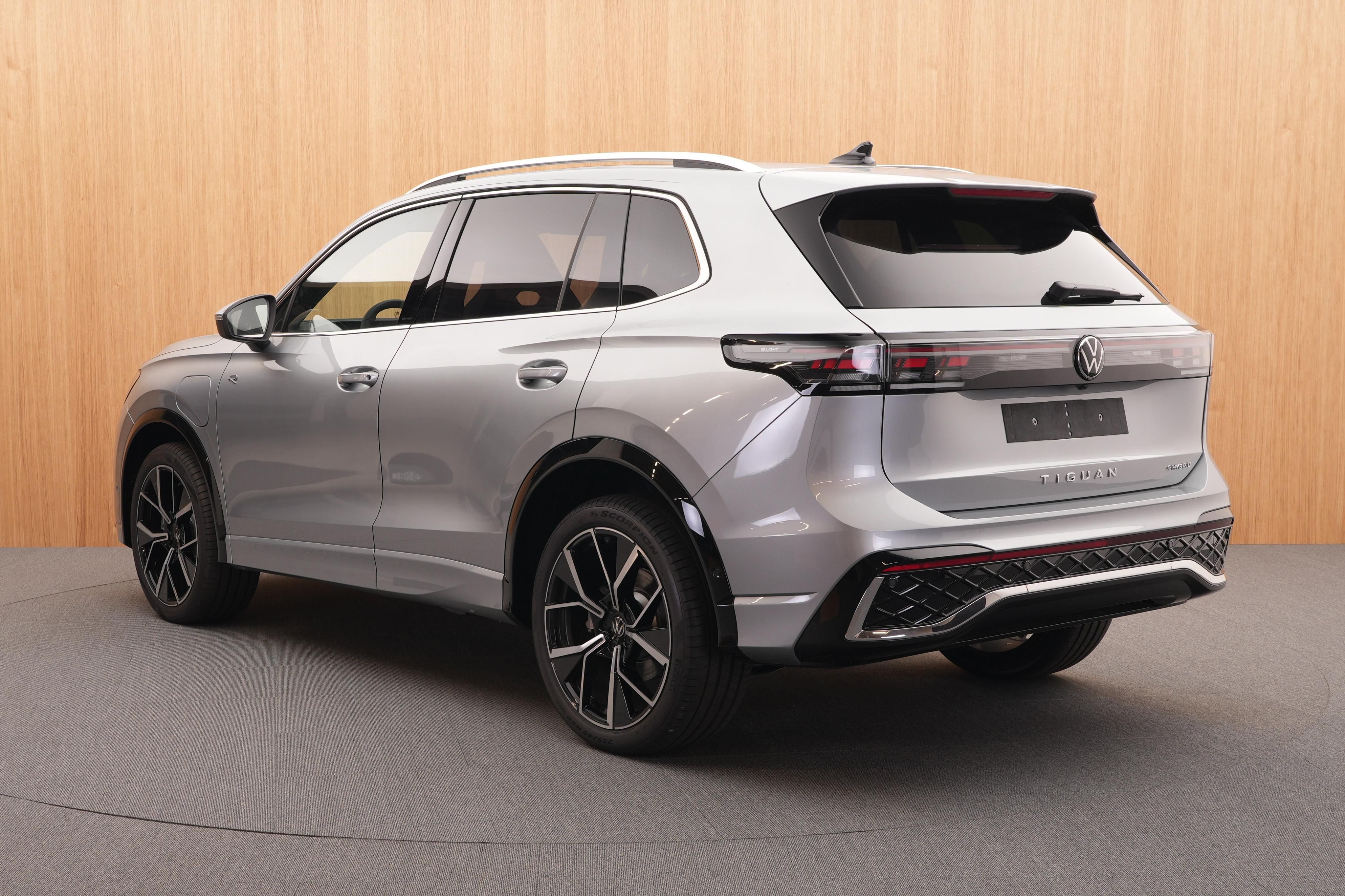 Volkswagen Tiguan, R-Line People Hybrid DSG - fotka 3