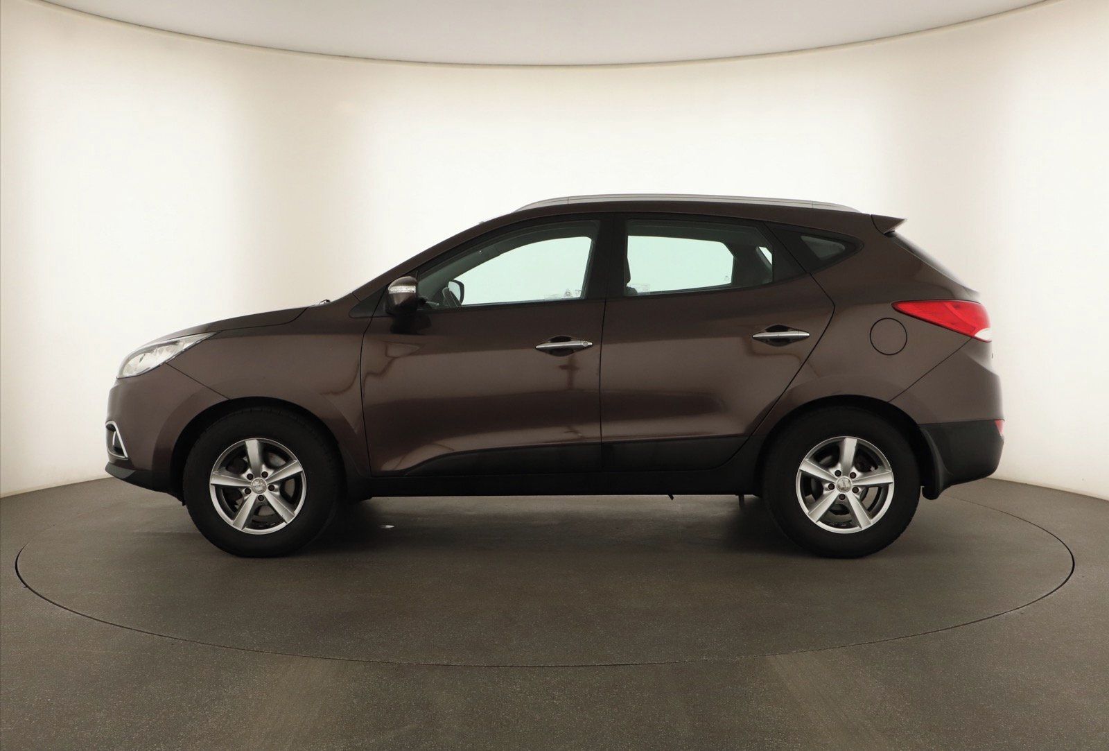 Hyundai ix35, 1.6 GDI, Kožené sedačky - fotka 3