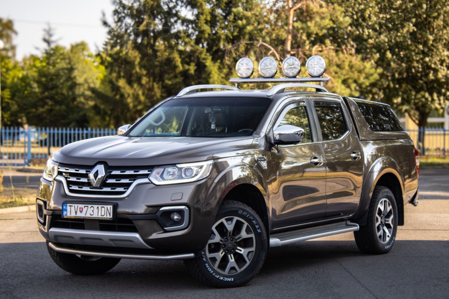 Renault Alaskan