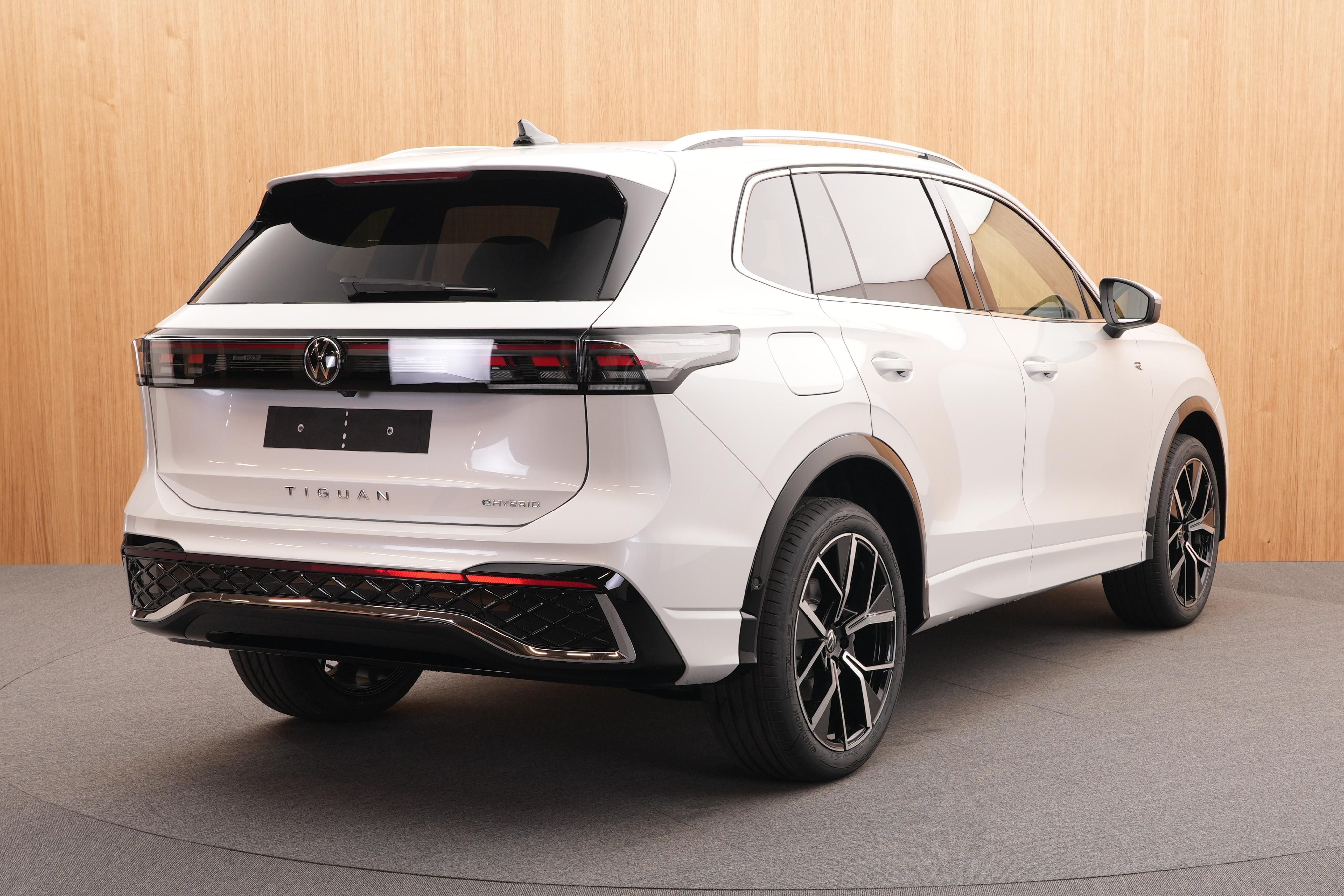 Volkswagen Tiguan, R-Line People Hybrid DSG - fotka 4