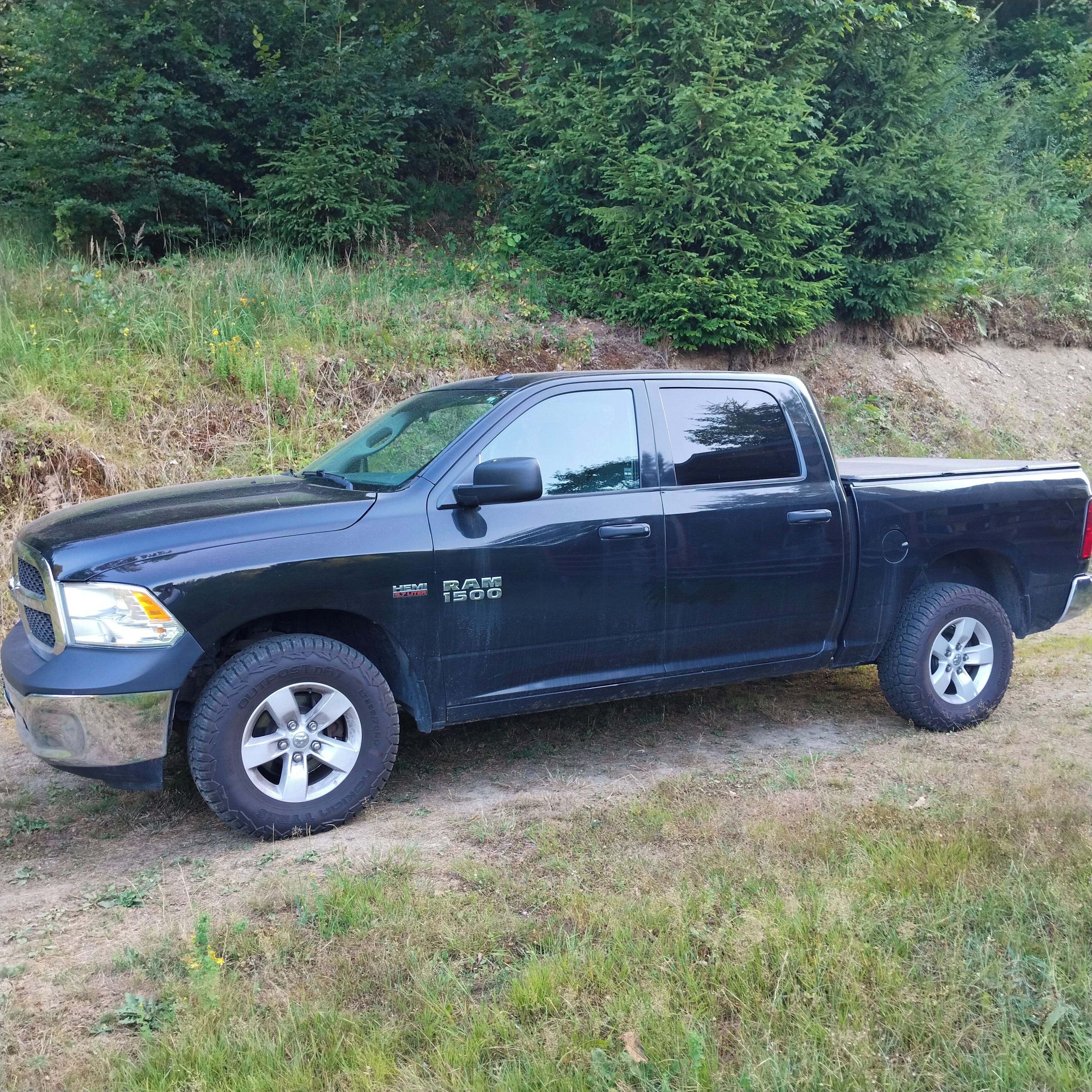 Dodge Ram 1500, 5.7 HEMI, 6 SEDADEL, 4X4