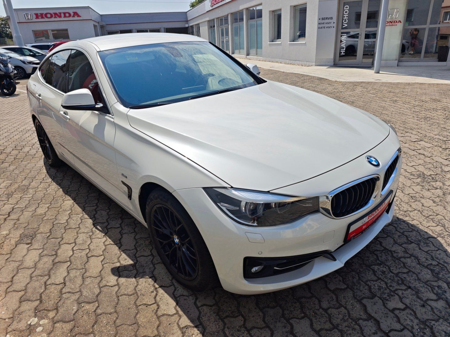BMW Řada 3, GT 320D Xdrive Sport line ČR - fotka 2