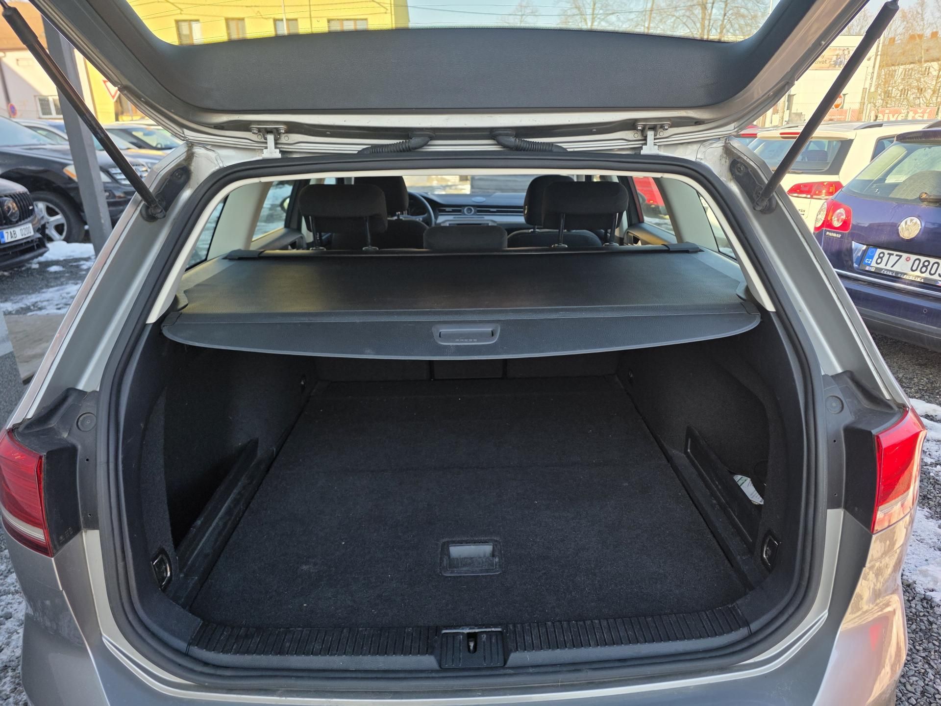 Volkswagen Passat, 1.4 TSI Kombi 87tkm - fotka 5