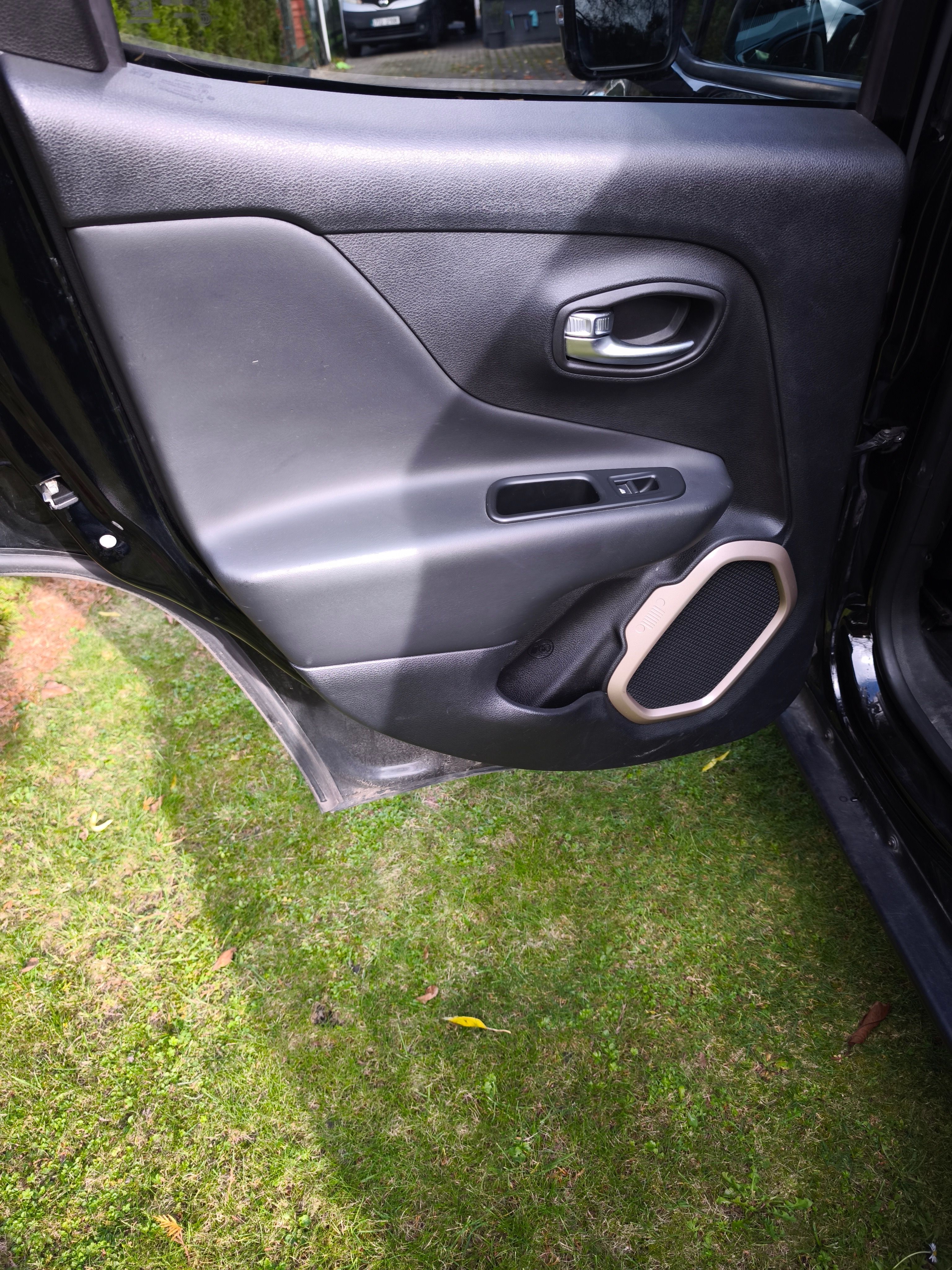 Jeep Renegade, JEEP Renegade DesertHawk - fotka 4