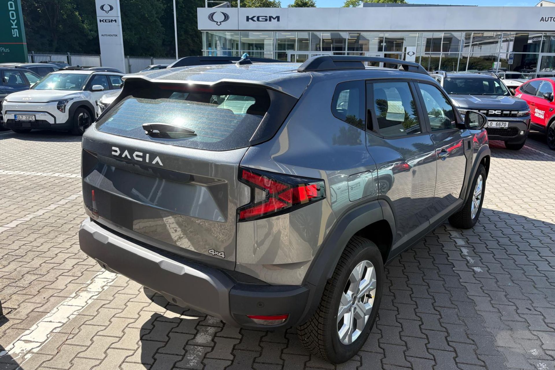 Dacia Duster, expression hybrid-G 150 4x4 - fotka 4