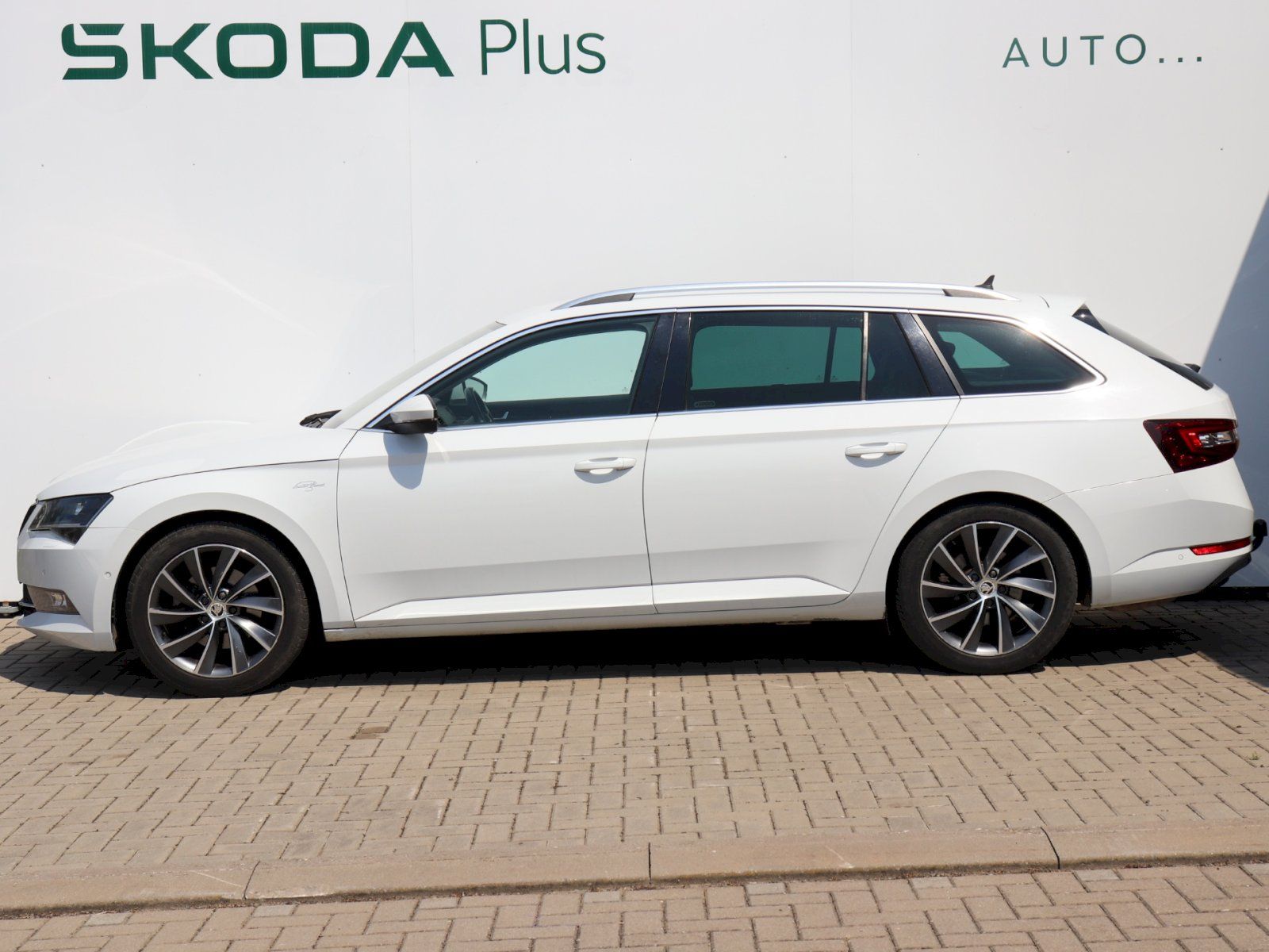 Škoda Superb, Superb Combi L&K 4X4 2.0 TDI / - fotka 3