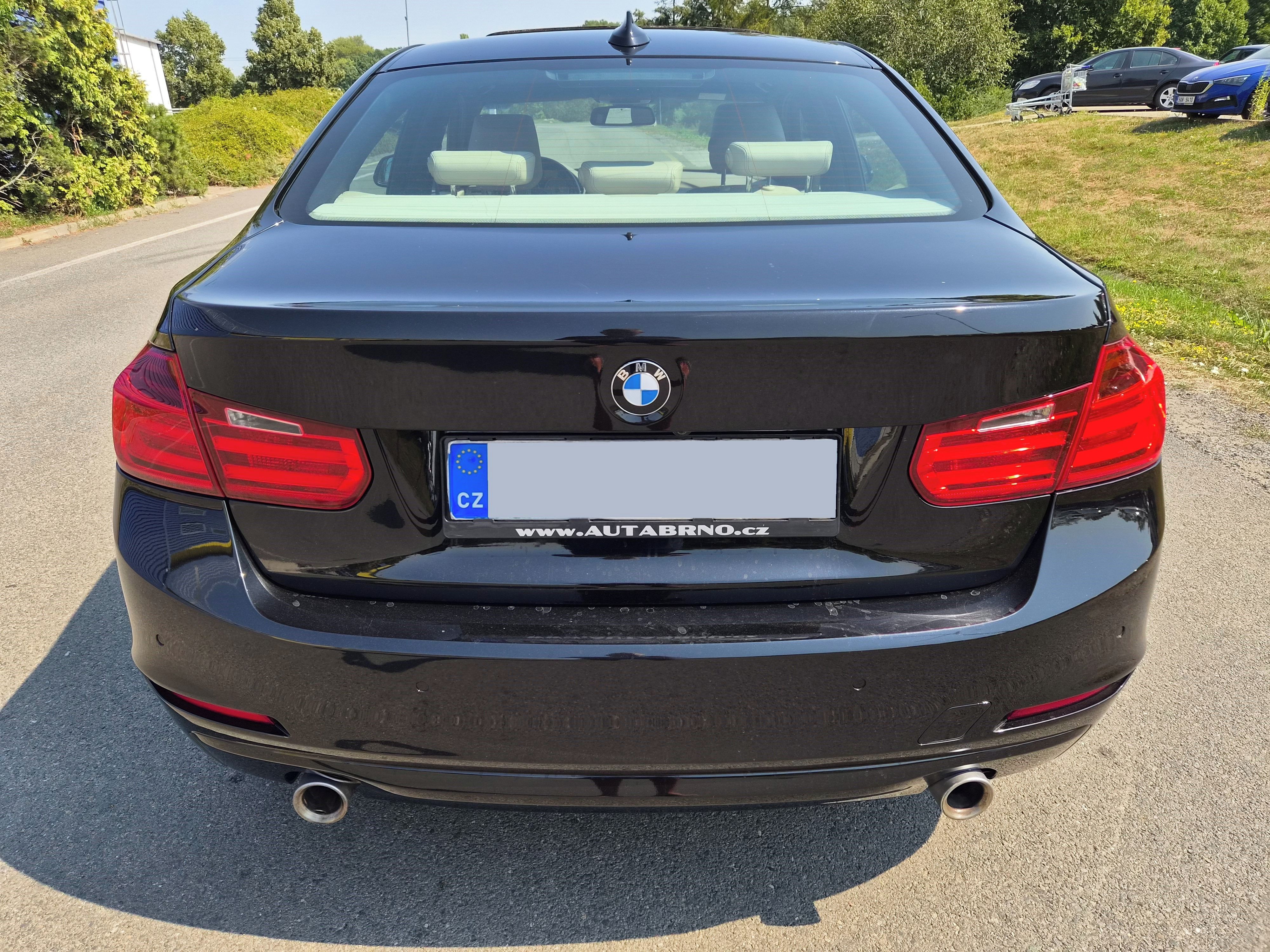 BMW Řada 3, 335i 305PS MANUÁL LED ŠÍBR WEB - fotka 6