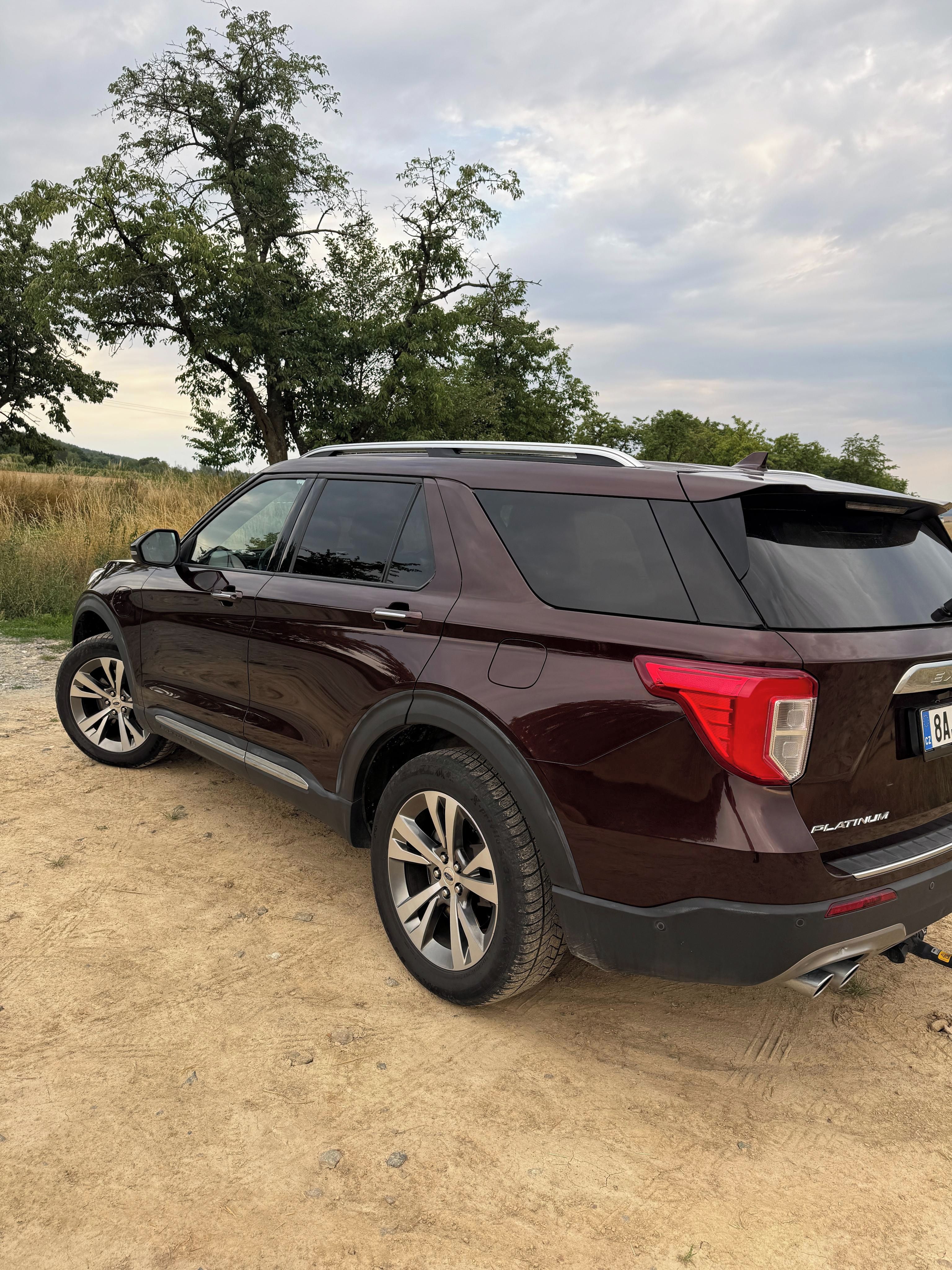 Ford Explorer, 3.0 V6 Hybrid 336KW 4x4 SUV - fotka 6
