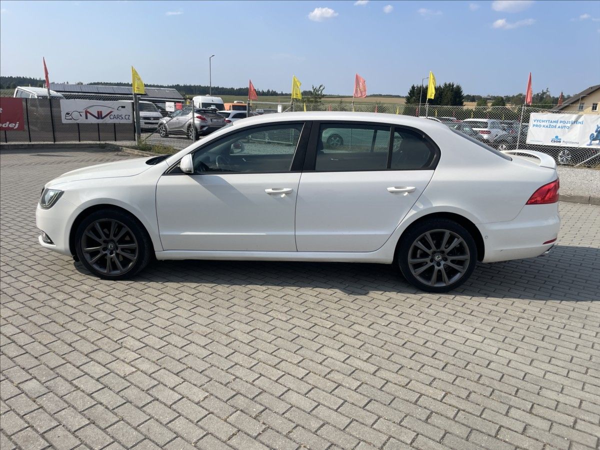 Škoda Superb, 2,0 TDi 103kw Elegance Facelif - fotka 2