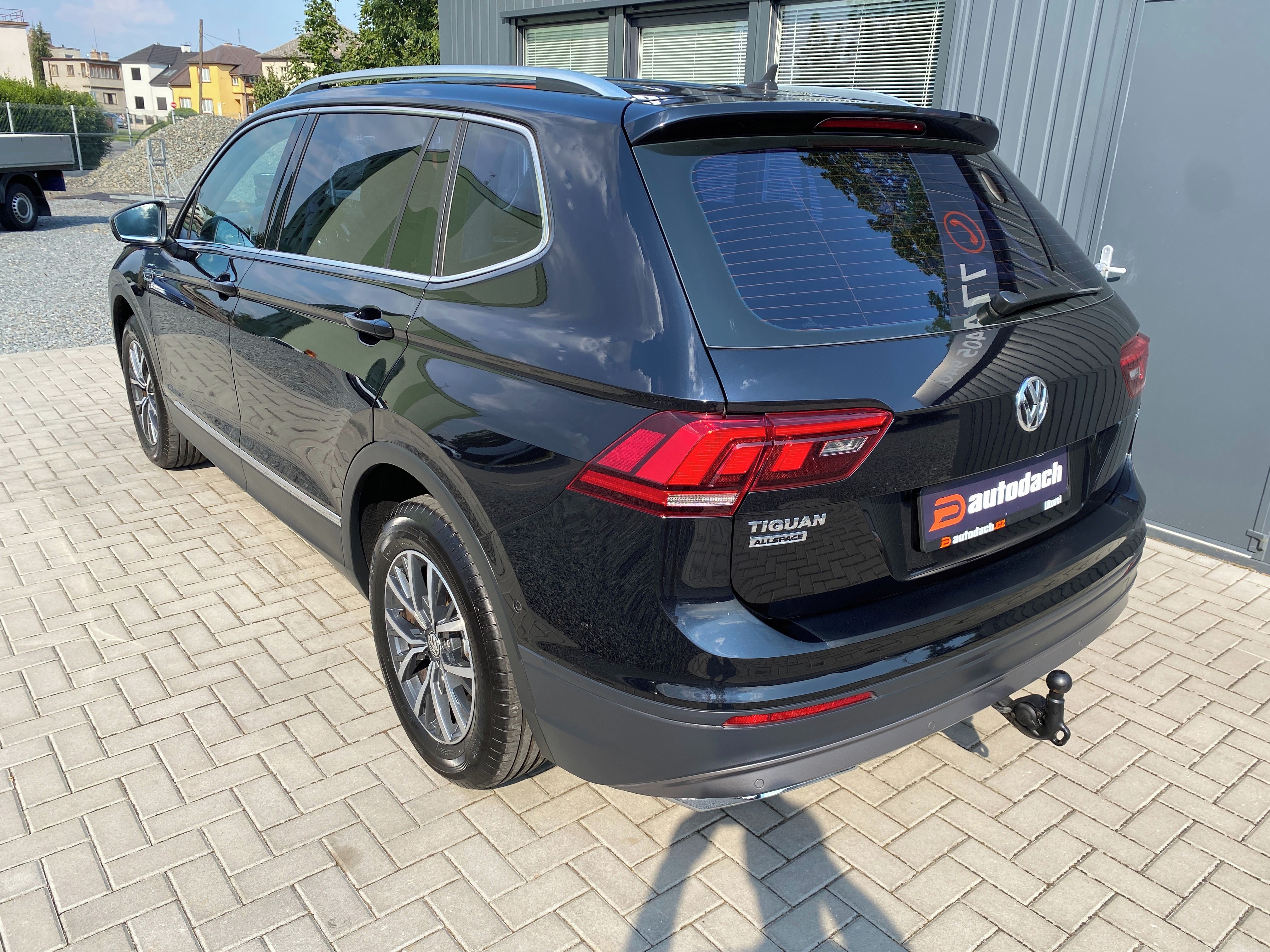 Volkswagen Tiguan Allspace, 1.4 TSI 110kW - ALLSPACE - LED - fotka 3