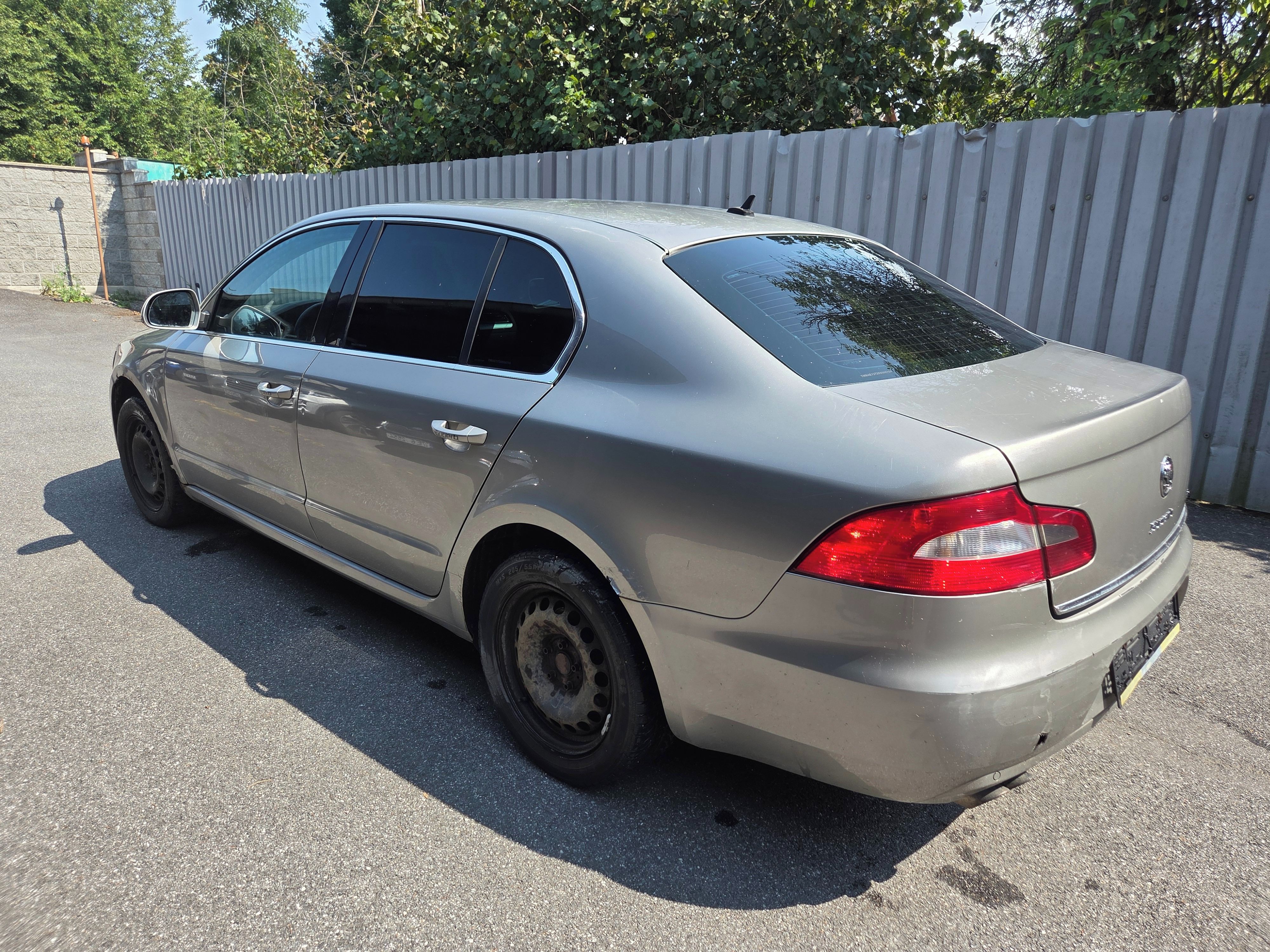Škoda Superb - fotka 3