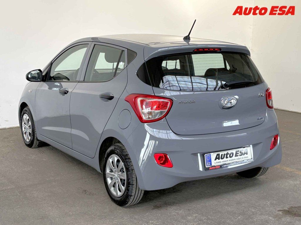 Hyundai i10, 1.0 i,Classic,+kola - fotka 6