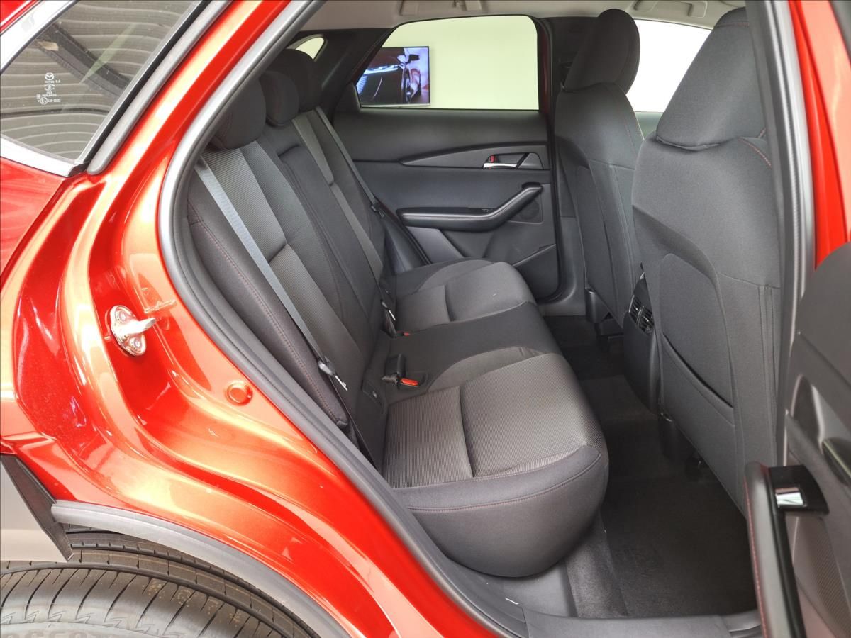 Mazda CX-30, 2.5 G 140k 6MT FWD Exclusive-L - fotka 5