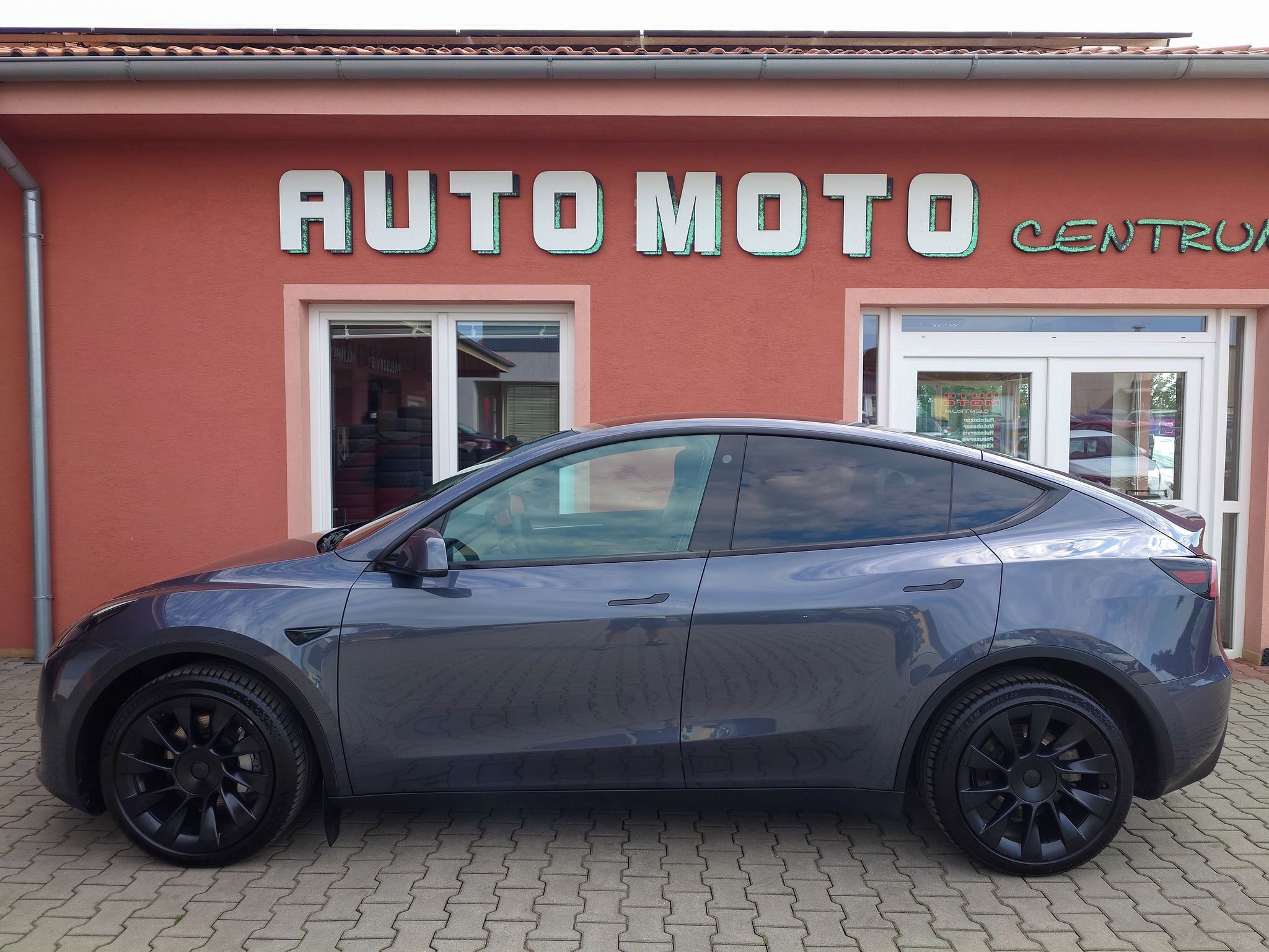 Tesla Model Y, Long Range Dual Motor 378 kW, - fotka 2